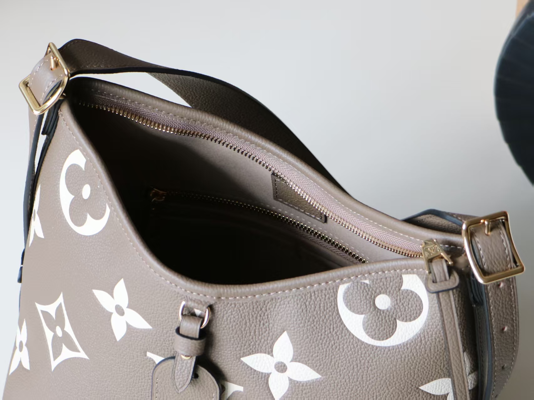 Louis Vuitton CarryAll Small Handbag in Monogram Empreinte Embossed Leather - Image 8