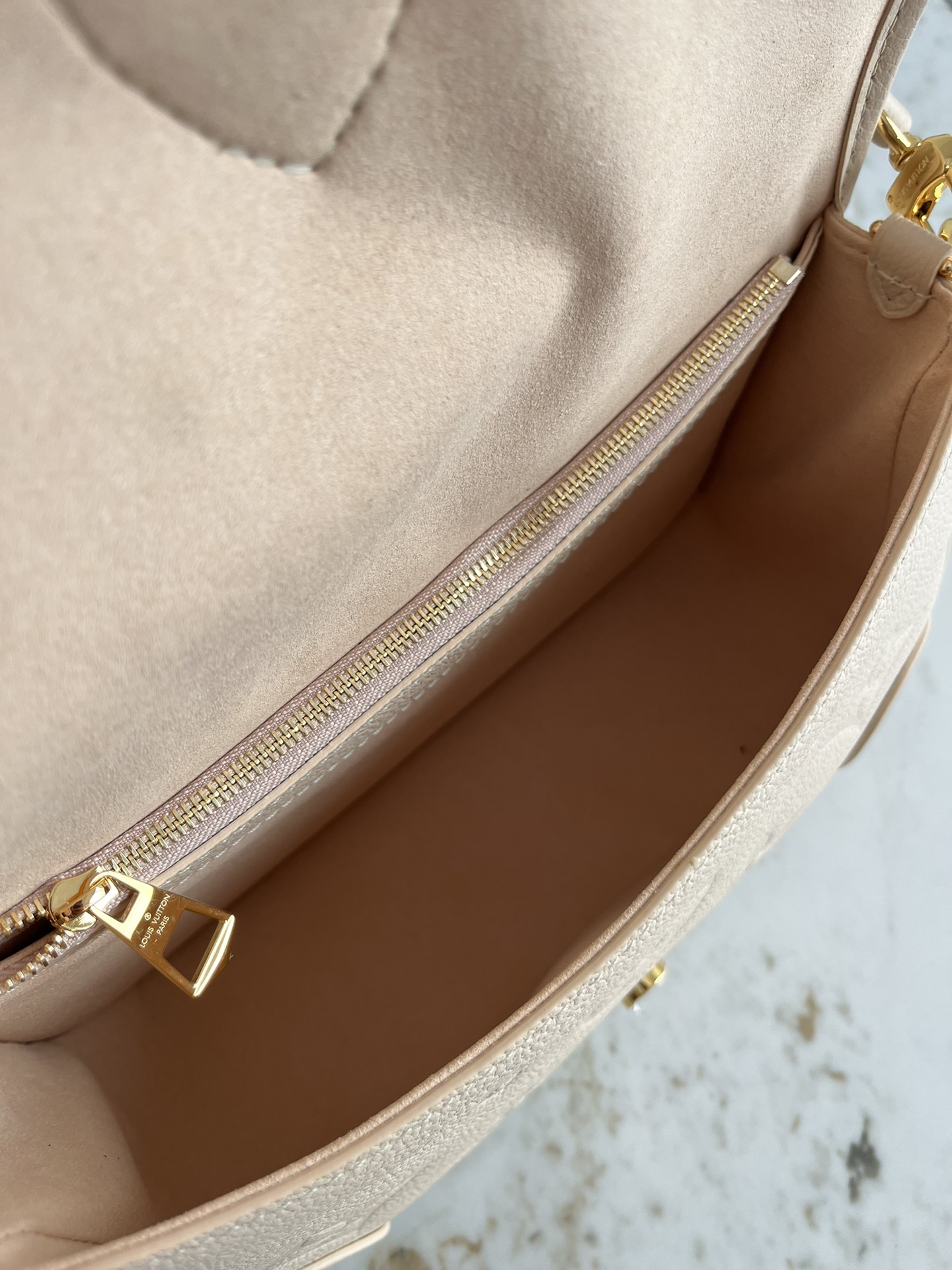 Louis Vuitton Diane Handbag in Monogram Empreinte Leather - Image 8