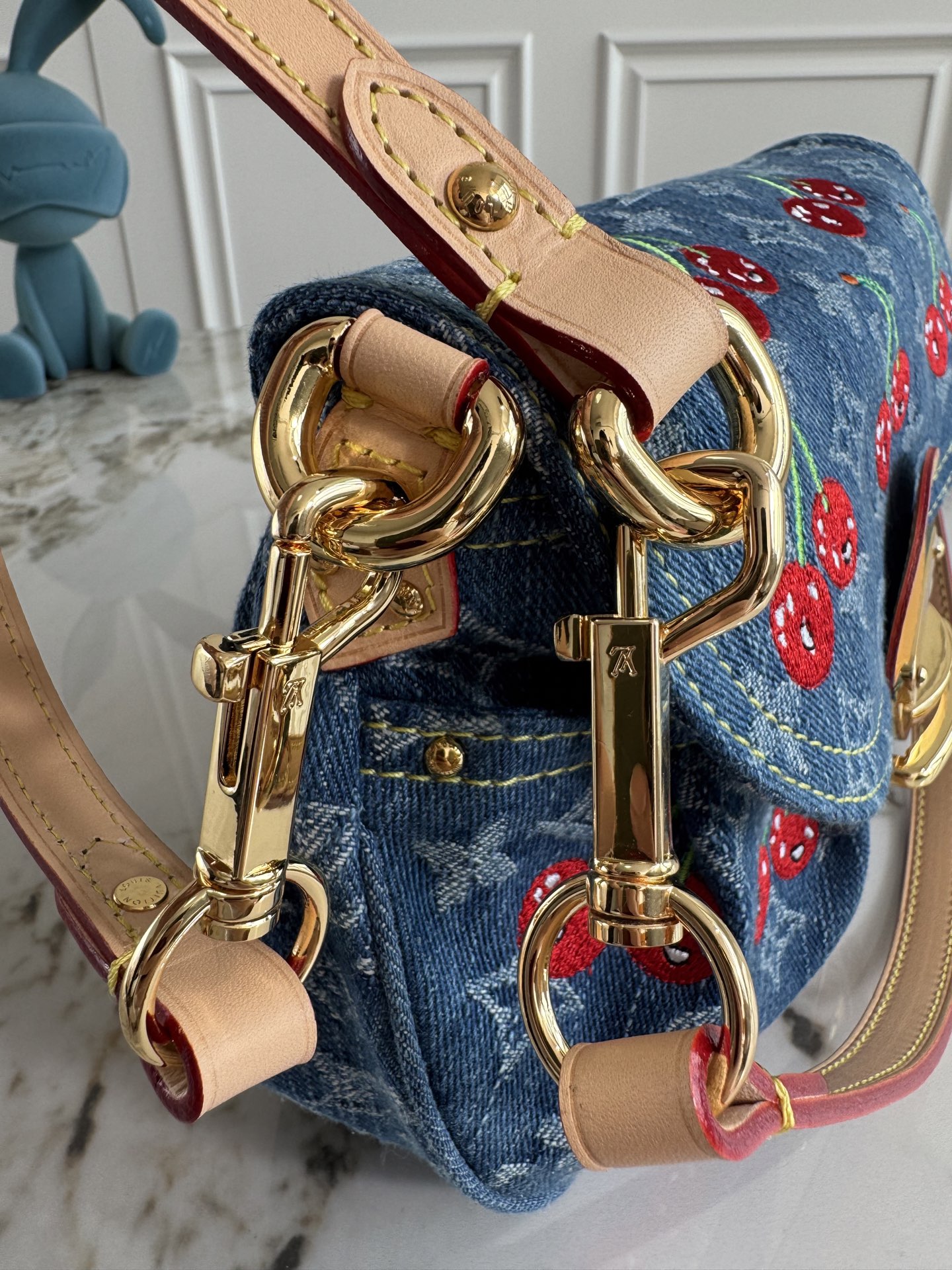 Louis Vuitton Sunset Handbag in Monogram Cherry Denim - Image 8