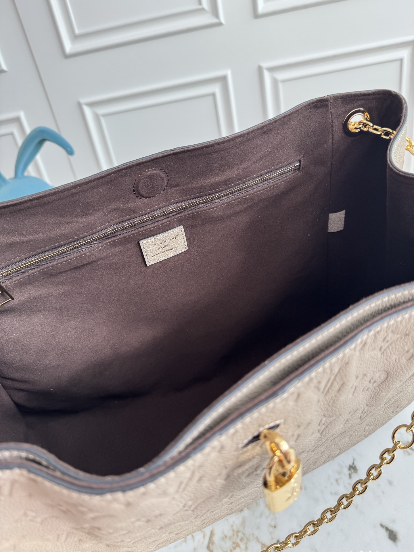 Louis Vuitton Anytime Small Handbag in Monogram Empreinte Leather - Image 8