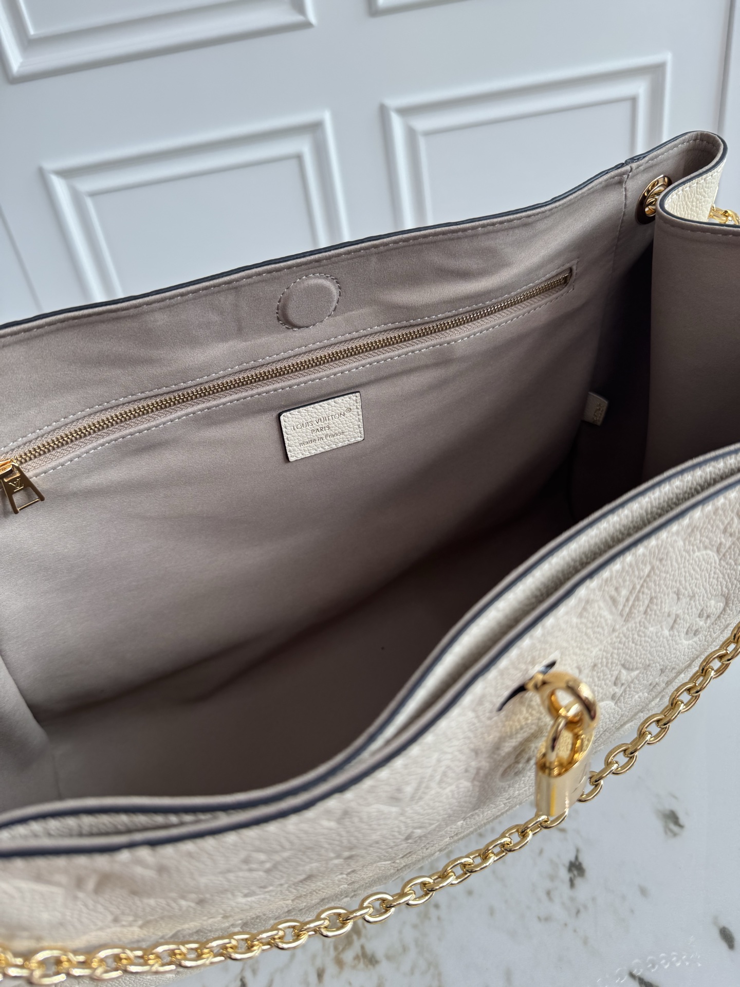 Louis Vuitton Anytime Small Handbag - Image 8