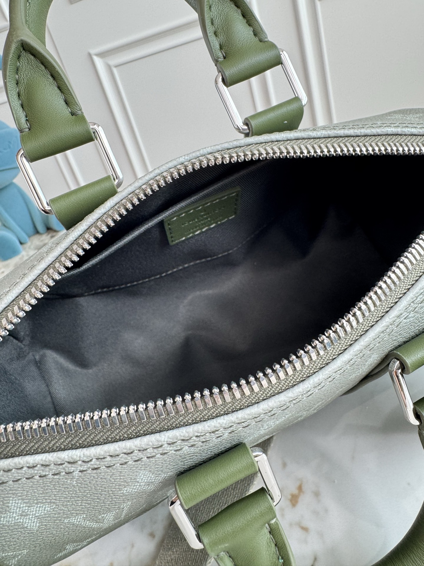 Louis Vuitton Keepall 25 Travel Bag in Monogram Eclipse Reverse Canvas - Image 8