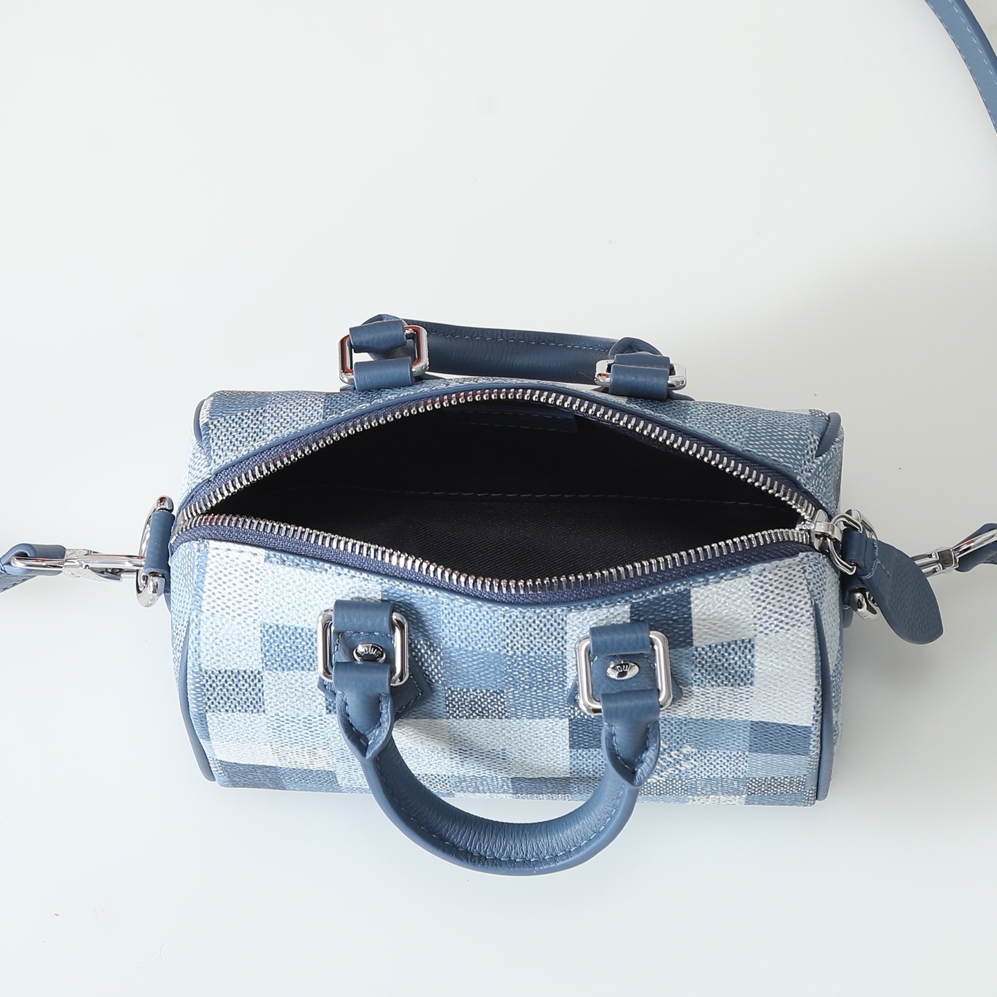 Louis Vuitton Speedy Bandoulière 18 Handbag - Image 8