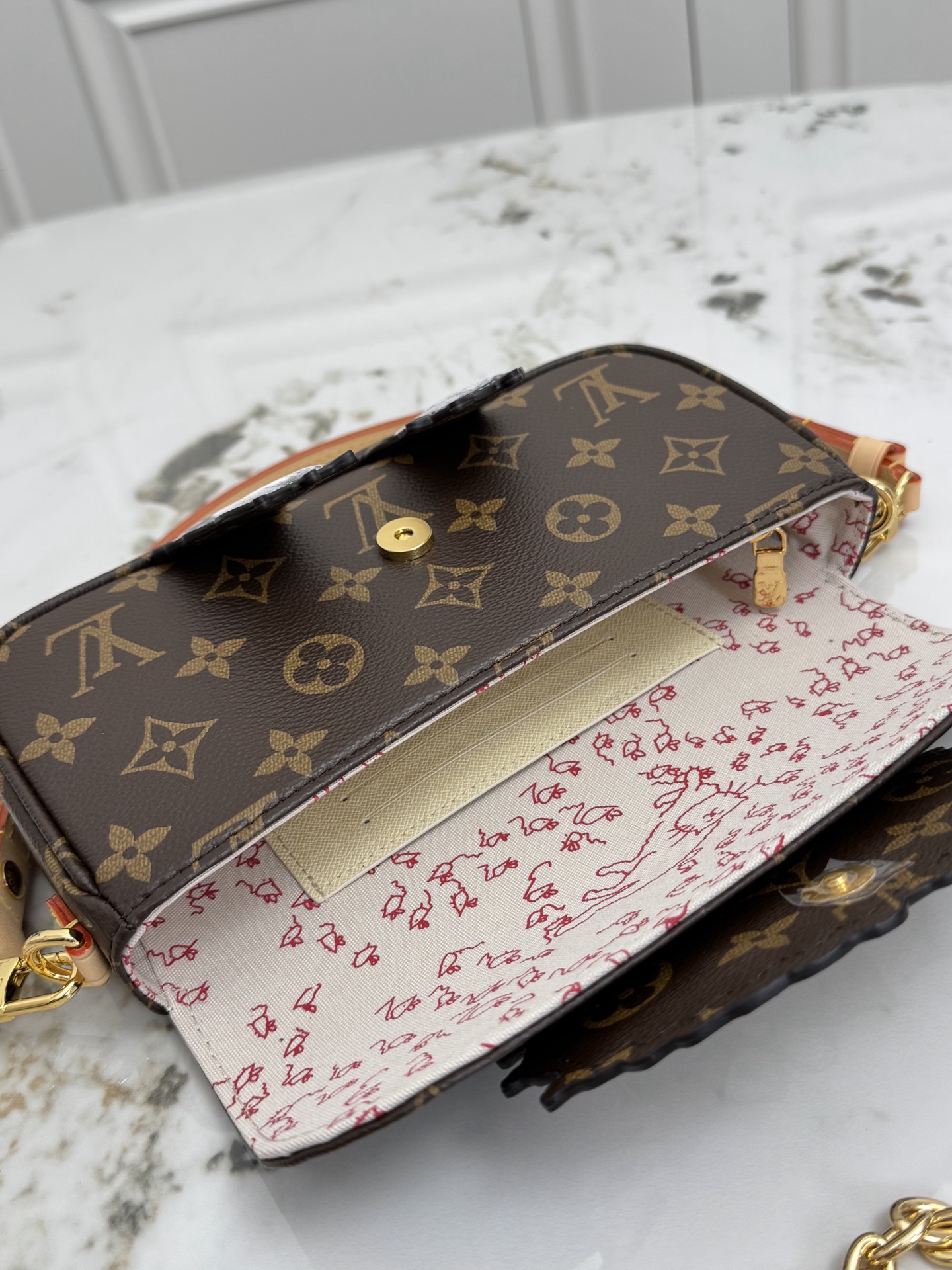 Louis Vuitton Wallet On Chain Ivy Crossbody Bag - Image 8