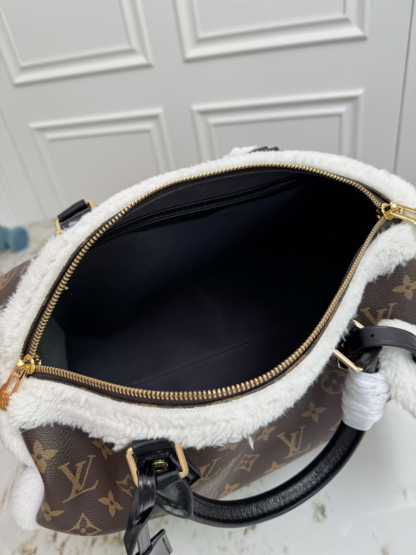 Louis Vuitton Speedy Soft 30 Teddy Handbag - Image 8