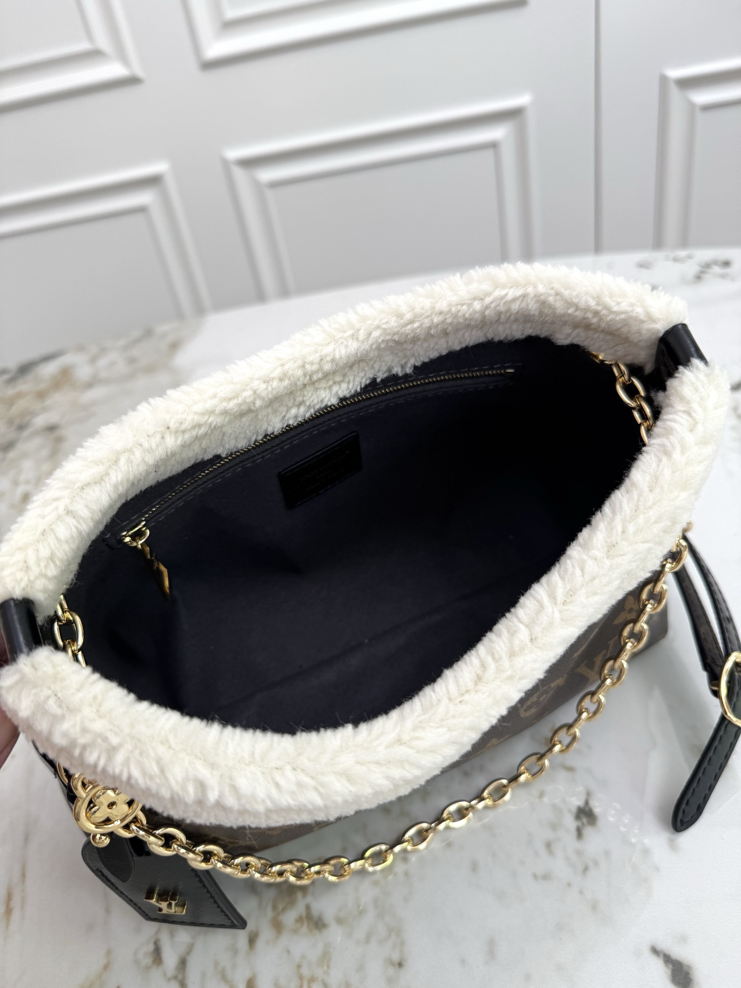 Louis Vuitton CarryAll BB Handbag M26568 - Image 8