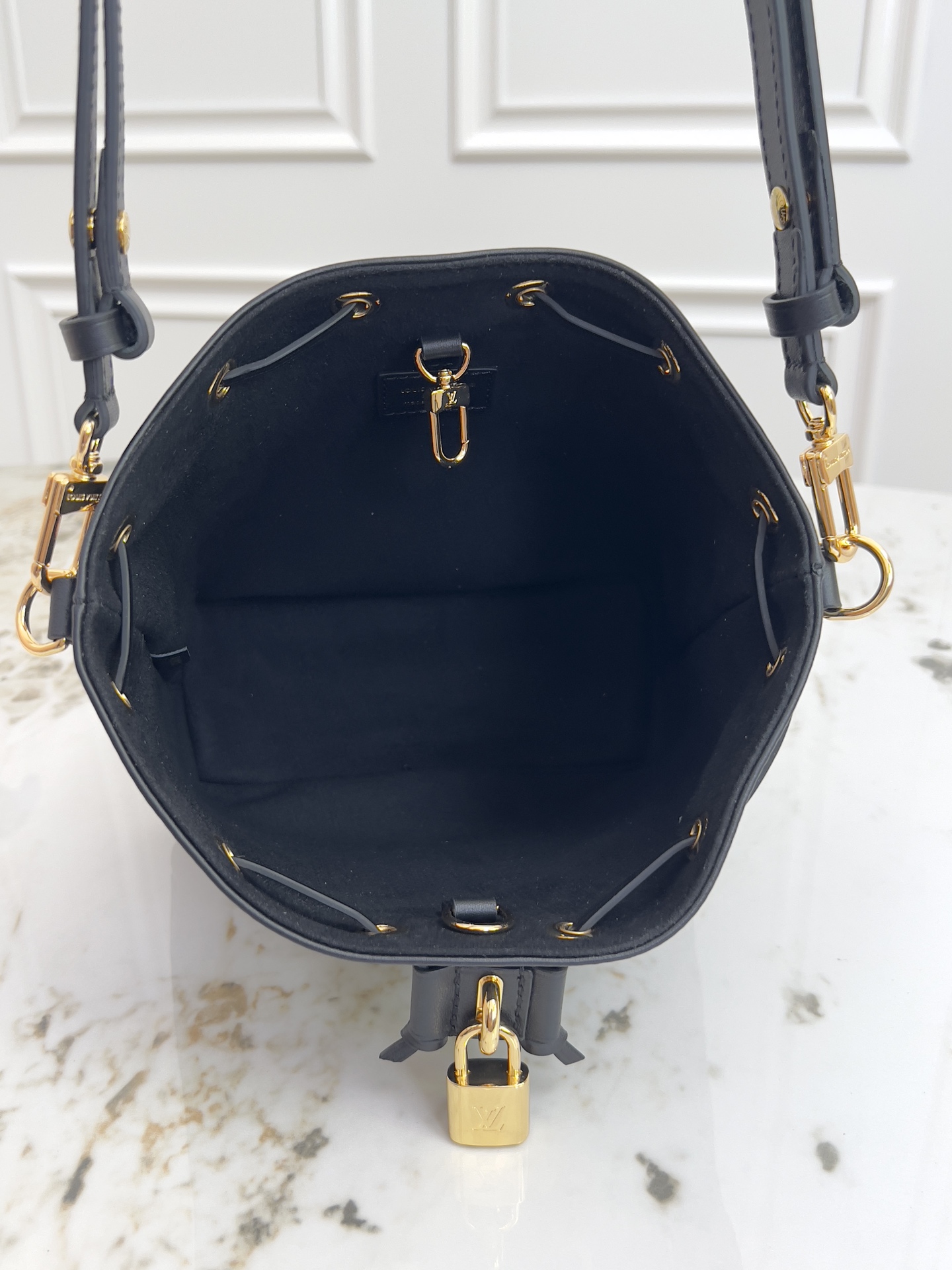 Louis Vuitton Coussin Monogram Leather Bucket Bag - Image 8