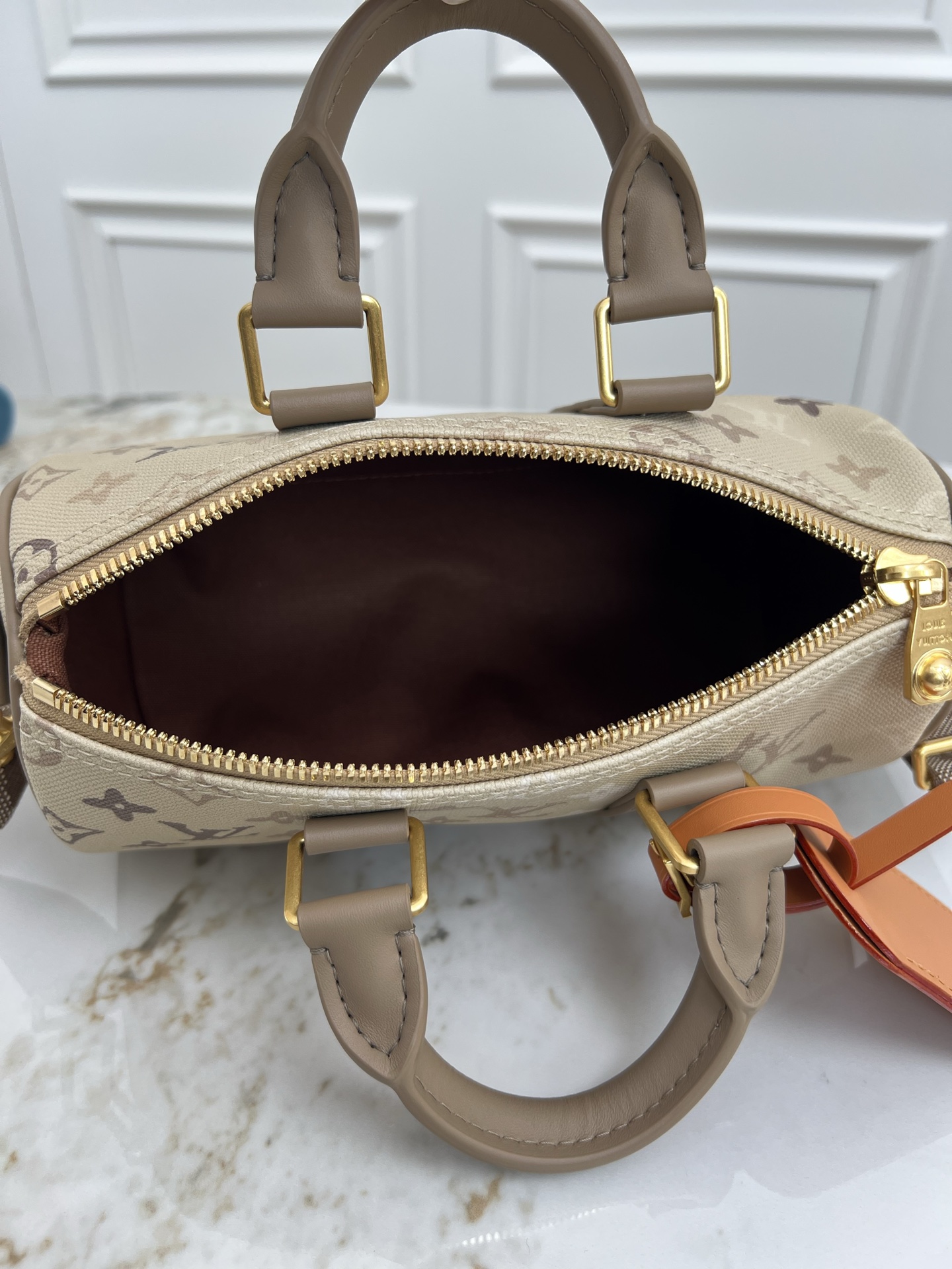 Louis Vuitton Keepall Bandoulière 25 Monogram Surplus Canvas Travel Bag - Image 8