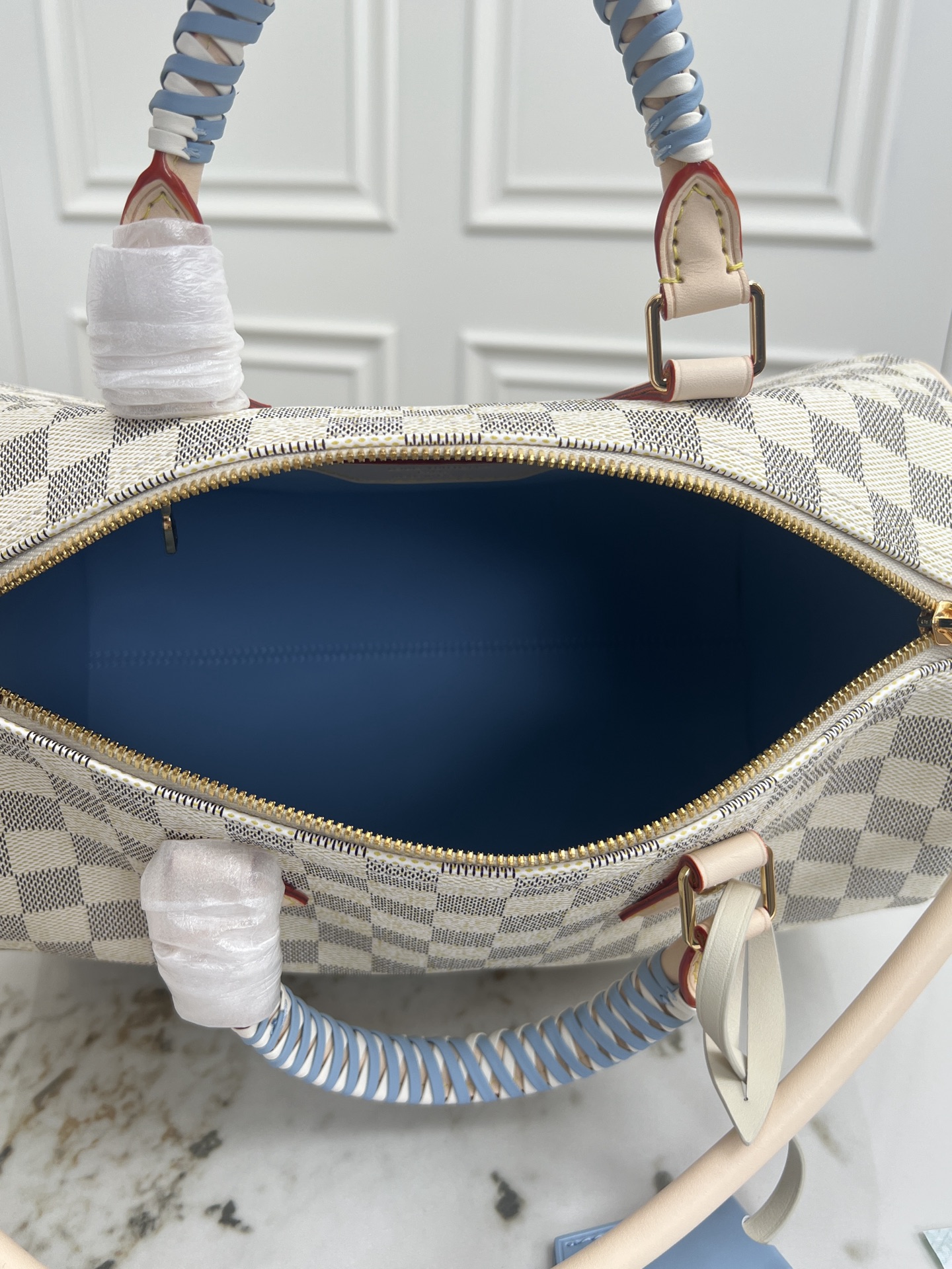 Louis Vuitton Speedy Bandoulière 30 Handbag in Damier Azur Canvas - Image 8