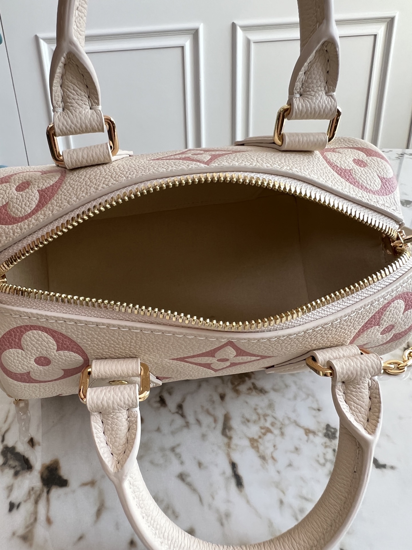 Louis Vuitton Speedy Bandouliere 20 Handbag in Monogram Empreinte Leather - Image 8