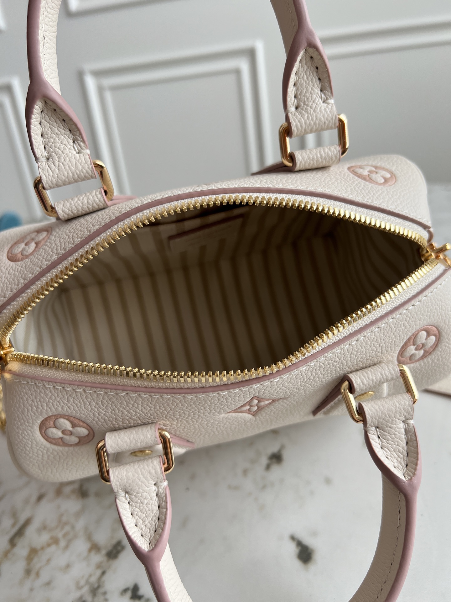 Louis Vuitton Speedy Bandouliere 20 Handbag in Monogram Empreinte Leather - Image 8