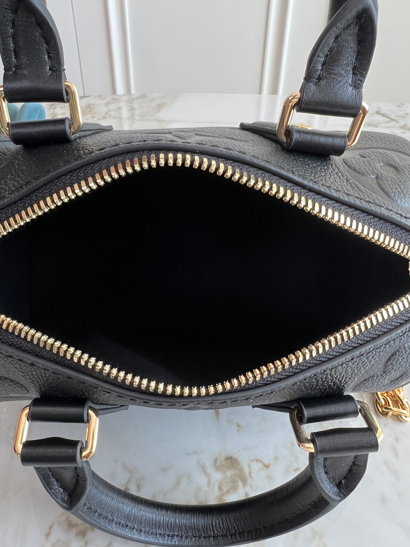 Louis Vuitton Speedy Bandoulière 20 Handbag in Monogram Empreinte Leather - Image 8