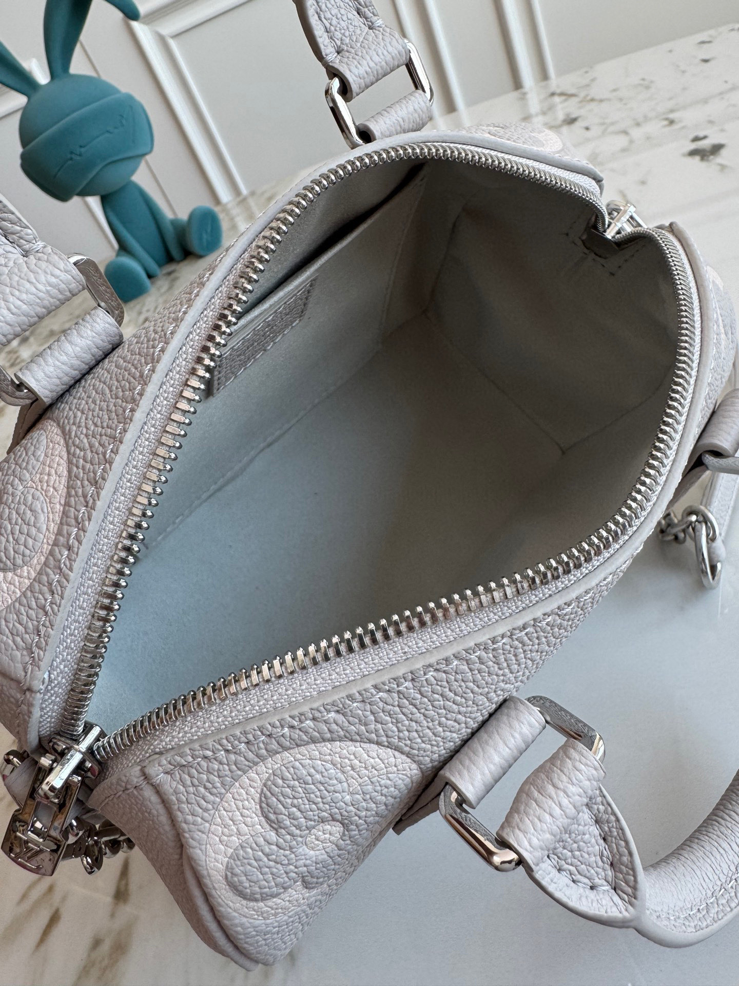 Louis Vuitton Speedy Bandouliere 20 Handbag - Image 8