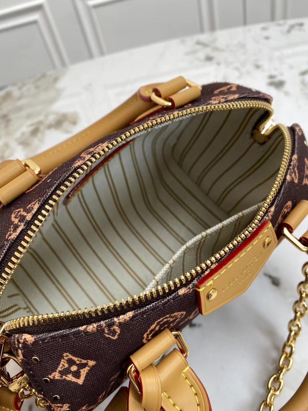 Louis Vuitton M28102 Canvas Handbag - Image 8