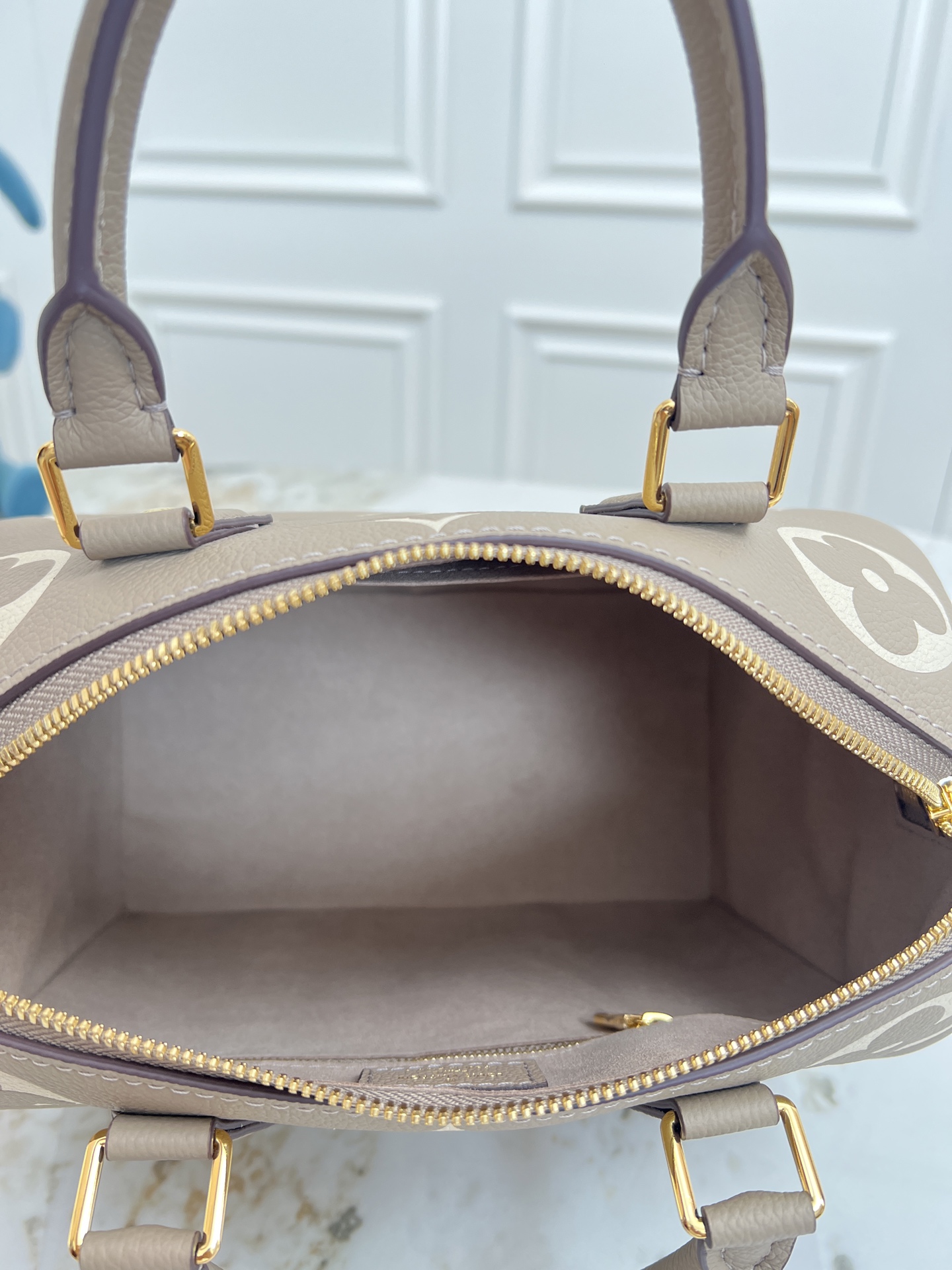Louis Vuitton Speedy Bandoulière 25 Handbag in Monogram Empreinte Leather - Image 8