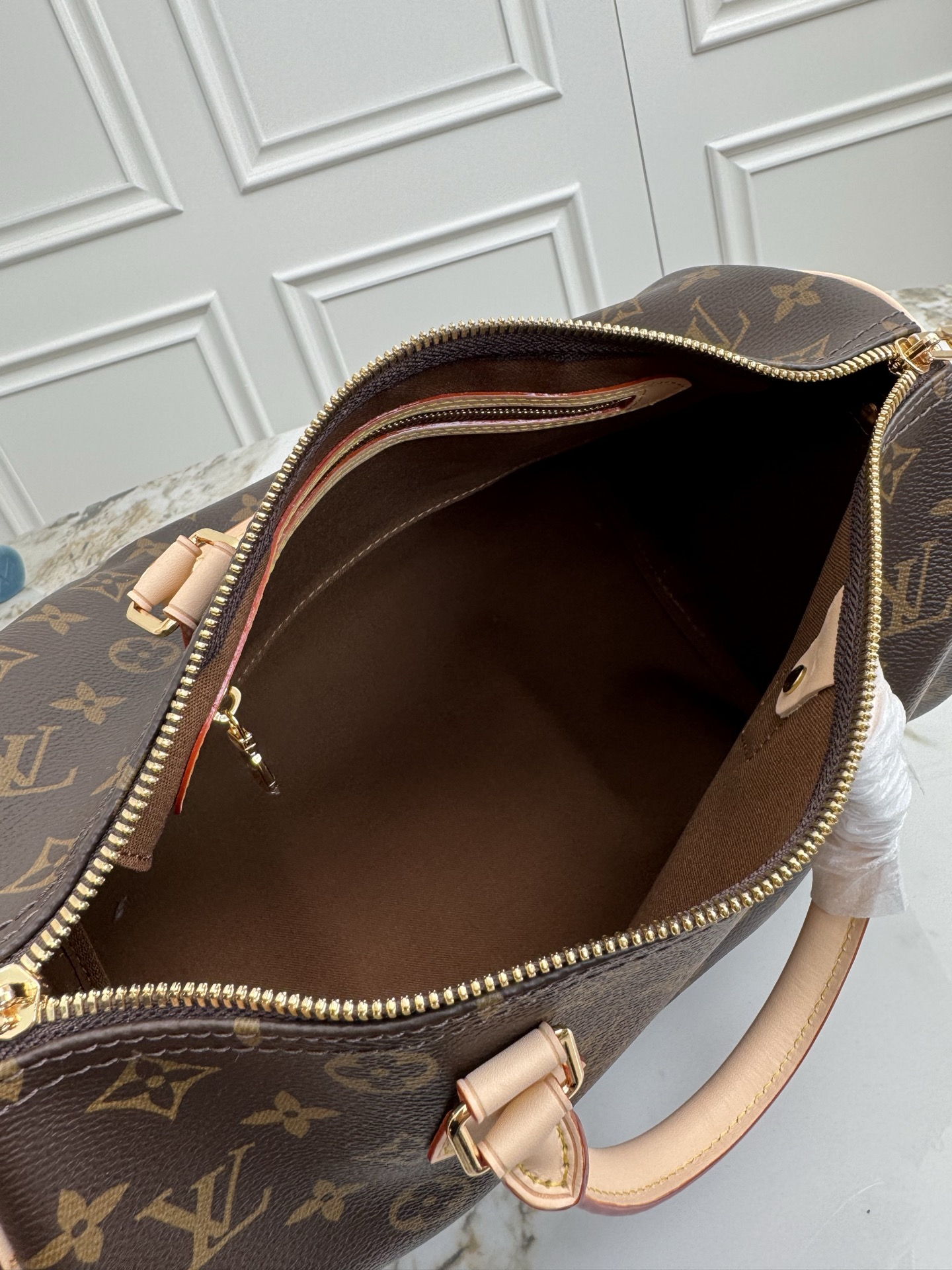 Louis Vuitton Speedy Bandoulière 30 Handbag - Image 8