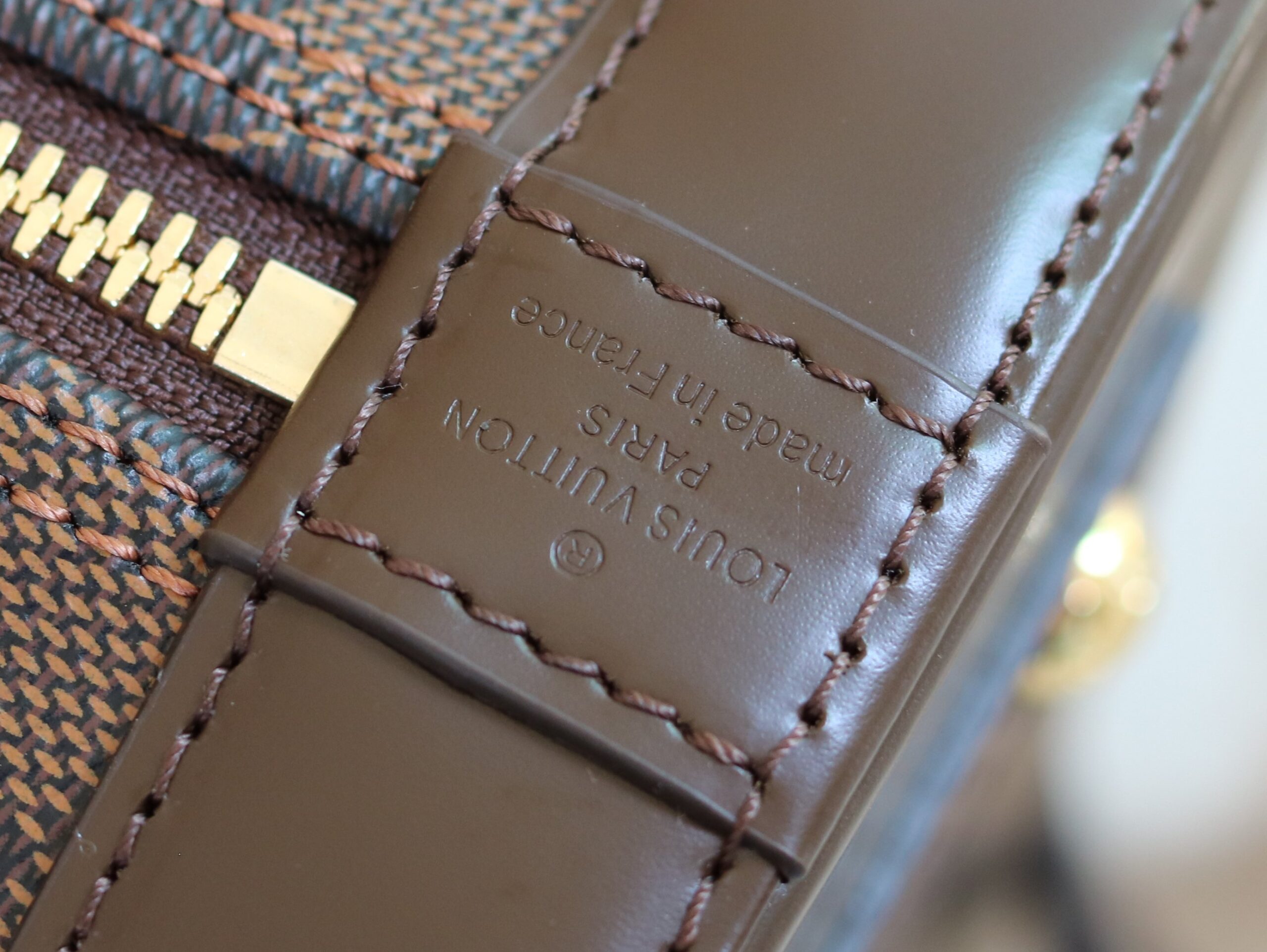 Louis Vuitton Alma Handbag in Monogram Canvas - Image 8