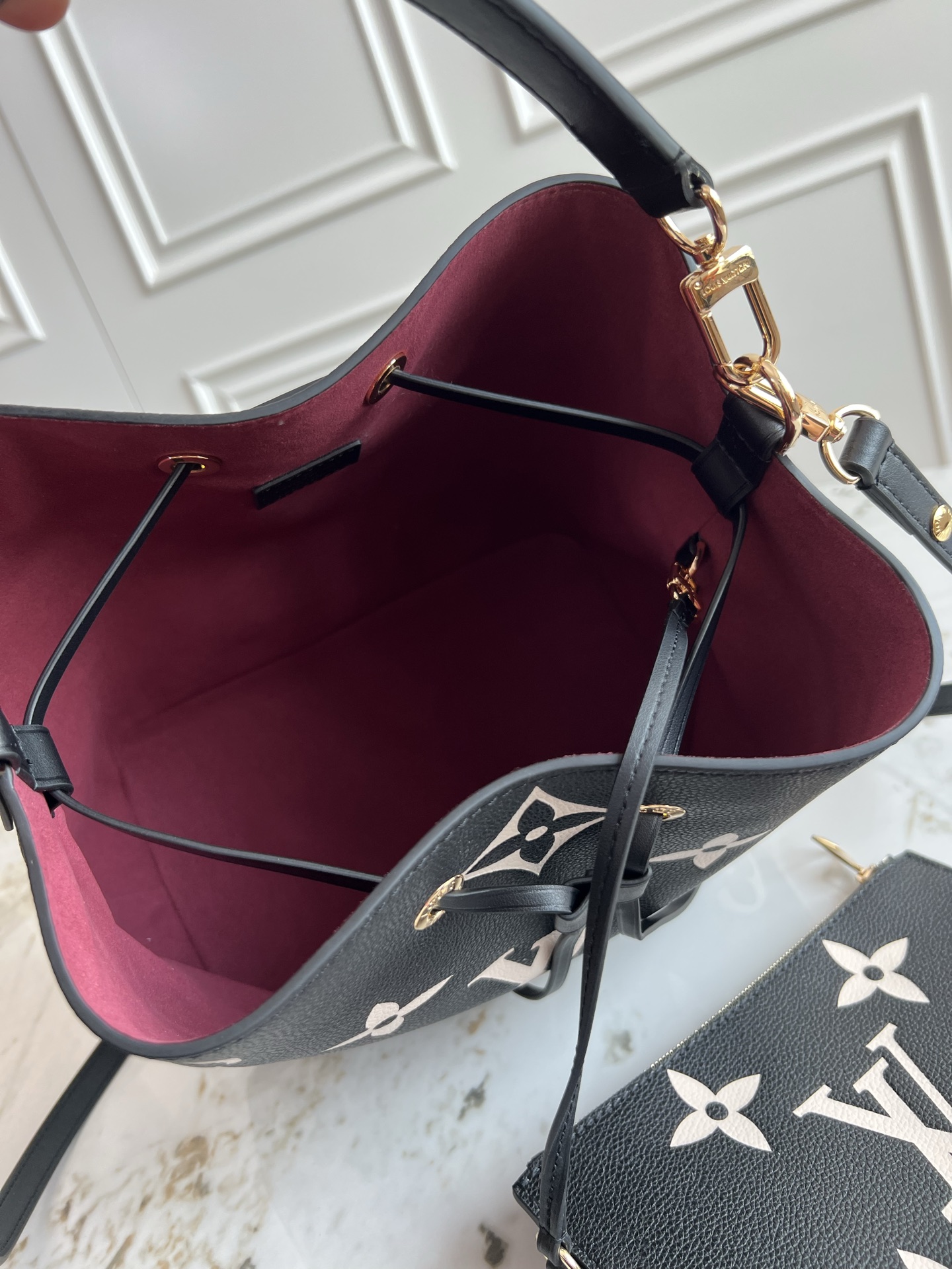Louis Vuitton NéoNoé MM Monogram Bucket Bag - Image 8