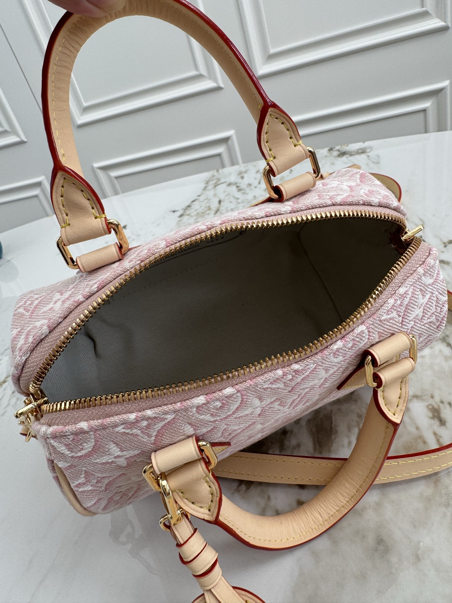 Louis Vuitton Speedy Bandoulière 20 Monogram Emblème Crossbody Bag - Image 8