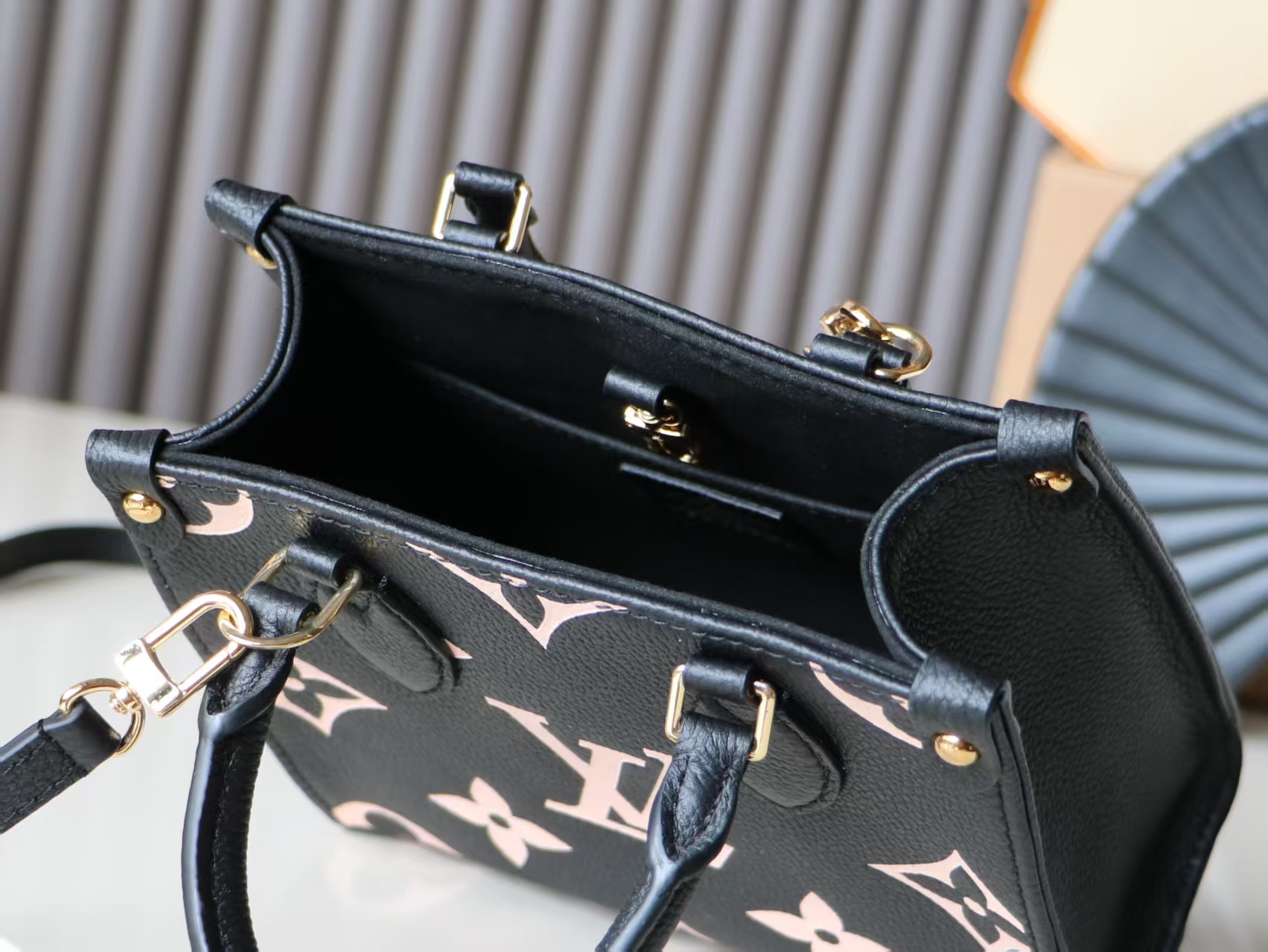 Louis Vuitton OnTheGo BB Handbag - Image 8