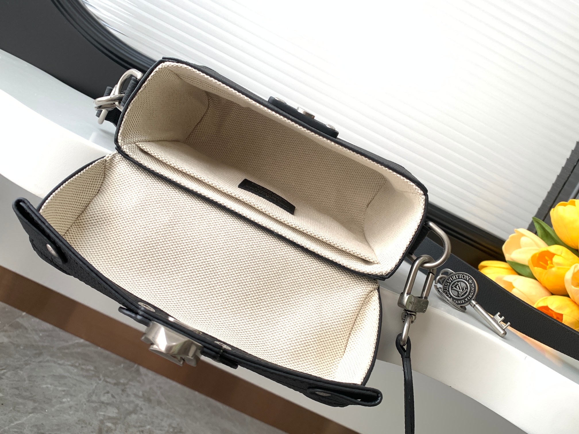 Louis Vuitton Soul Trunk Crossbody Bag M11516 - Image 8