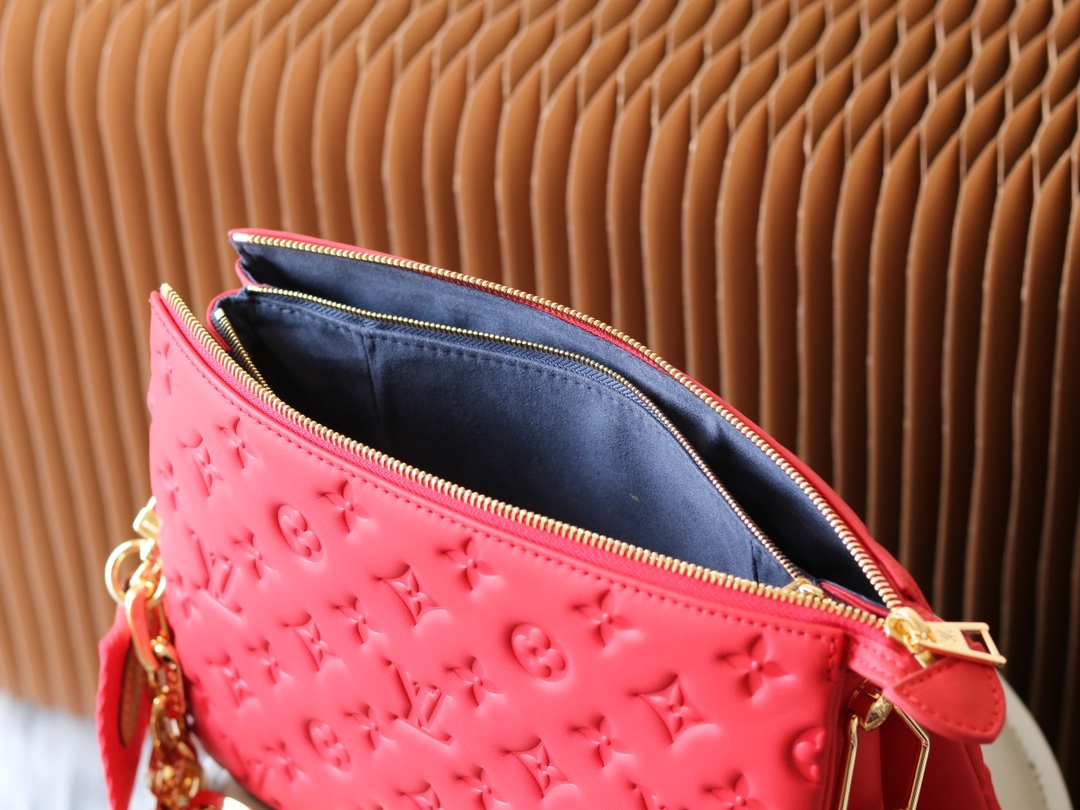 Louis Vuitton Coussin Small Lambskin Shoulder Bag M57790 - Image 8