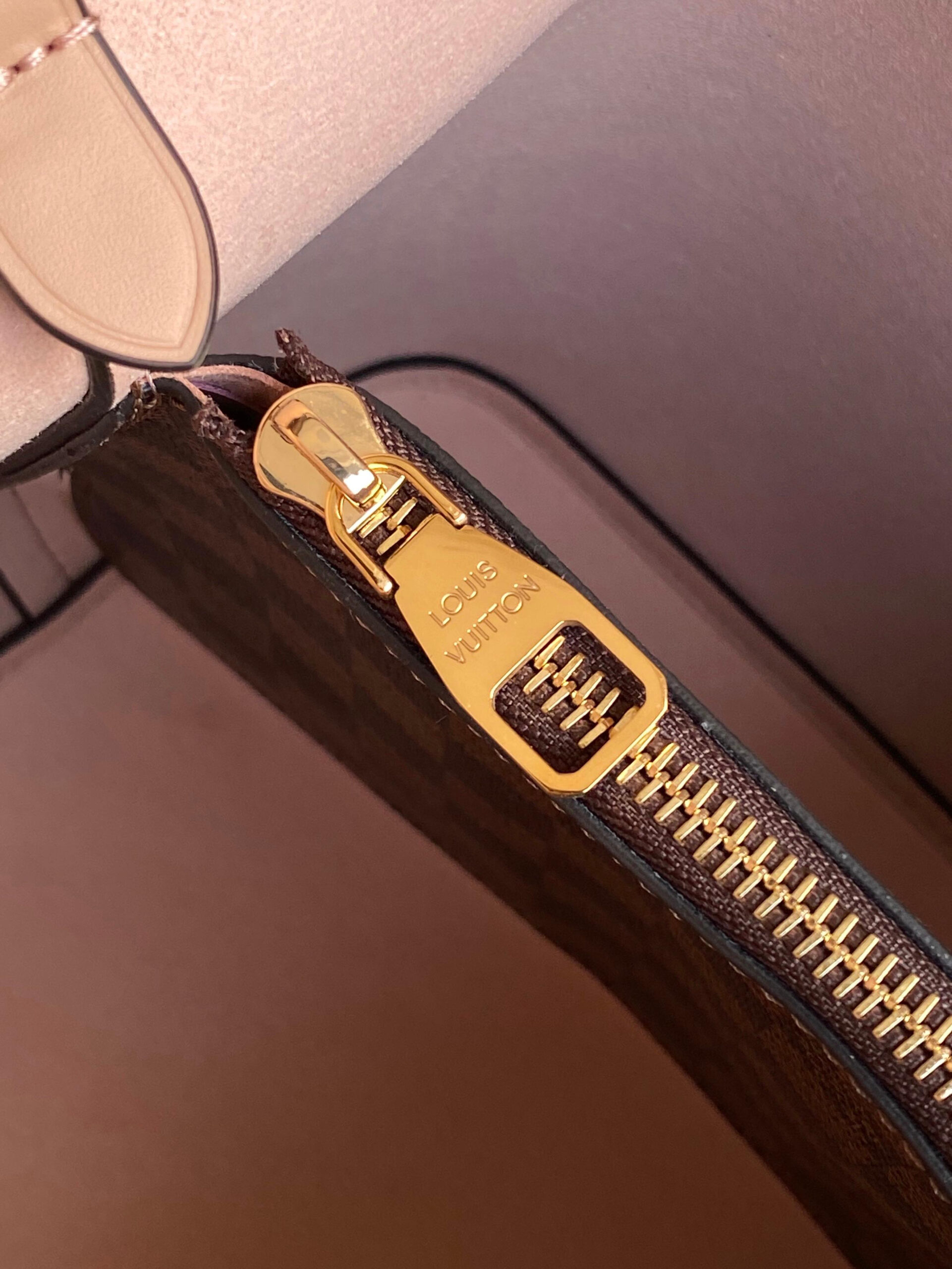 Louis Vuitton NéoNoé Bucket Bag - Image 8