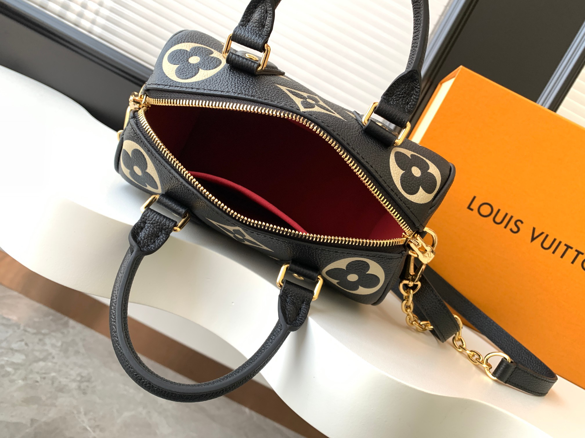 Louis Vuitton Speedy Bandoulière 20 Crossbody Bag in Monogram Empreinte Leather - Image 8