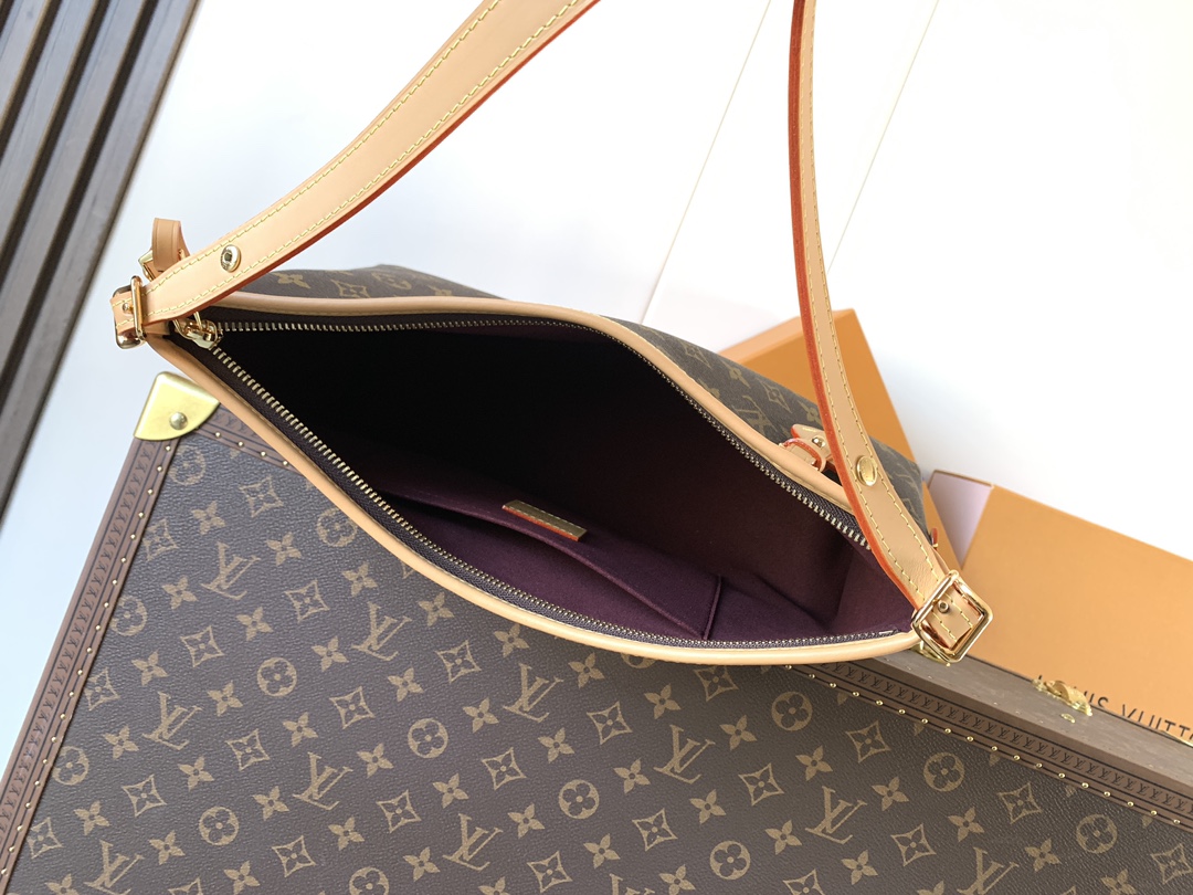Louis Vuitton CarryAll EastWest Monogram Shoulder Bag - Image 8