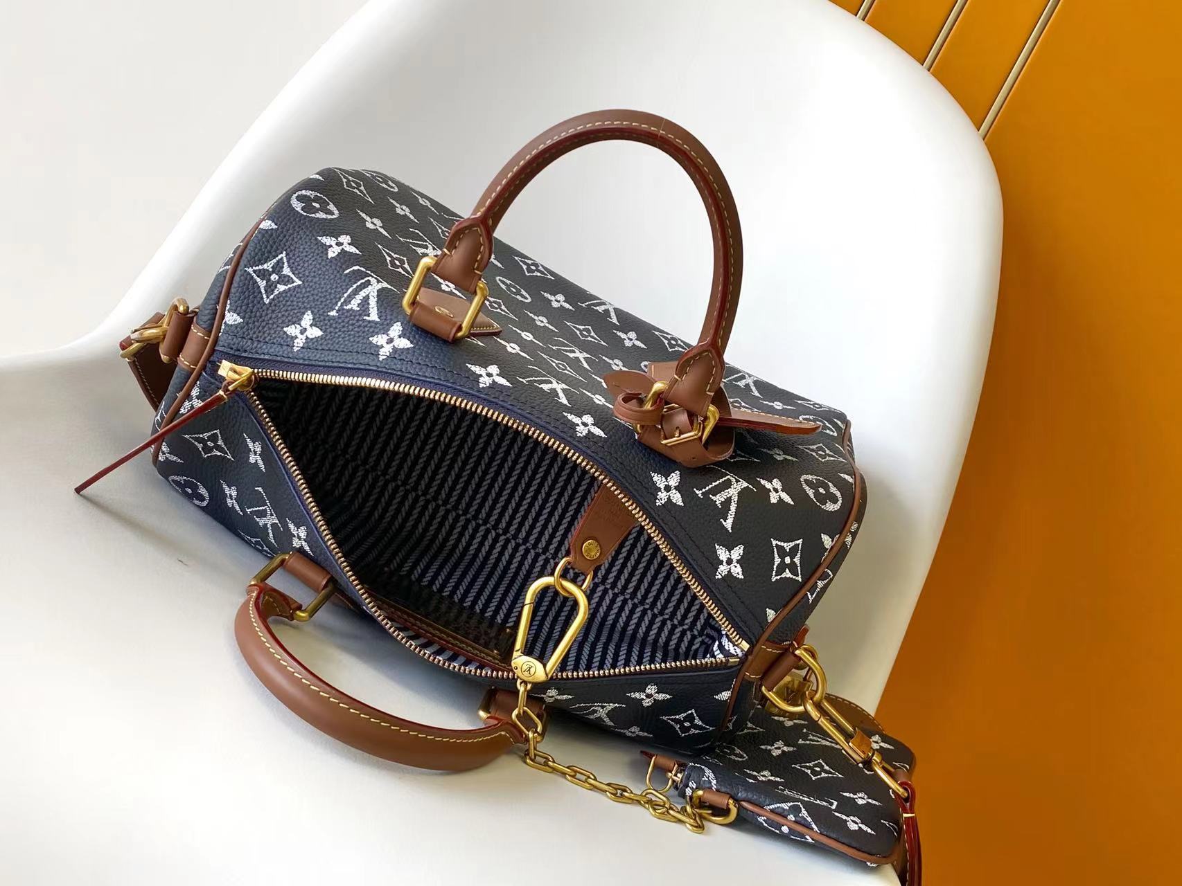 Louis Vuitton Speedy P9 Bandouliere 30 Monogram Leather Crossbody Bag - Image 8