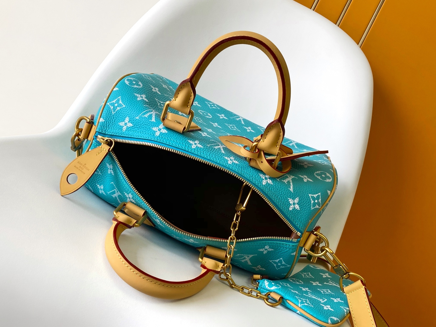 Speedy P9 Bandouliere 30 Monogram Leather Crossbody Bag - Image 8
