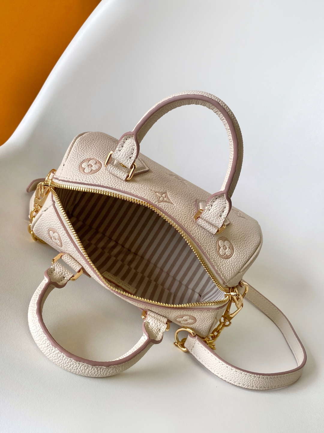 Louis Vuitton Speedy Bandouliere 20 Handbag - Image 8