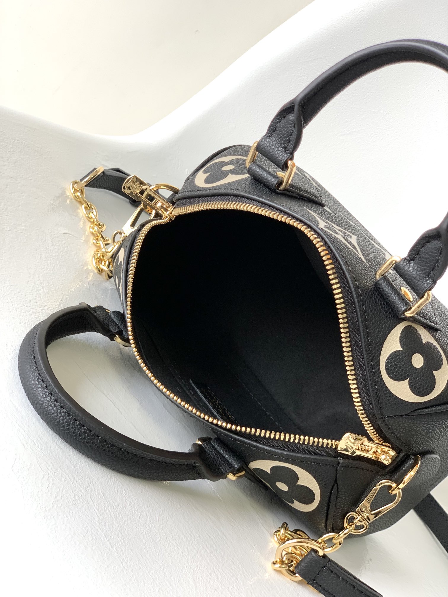 Louis Vuitton Speedy Bandouliere 20 Monogram Empreinte Leather Crossbody Bag - Image 8