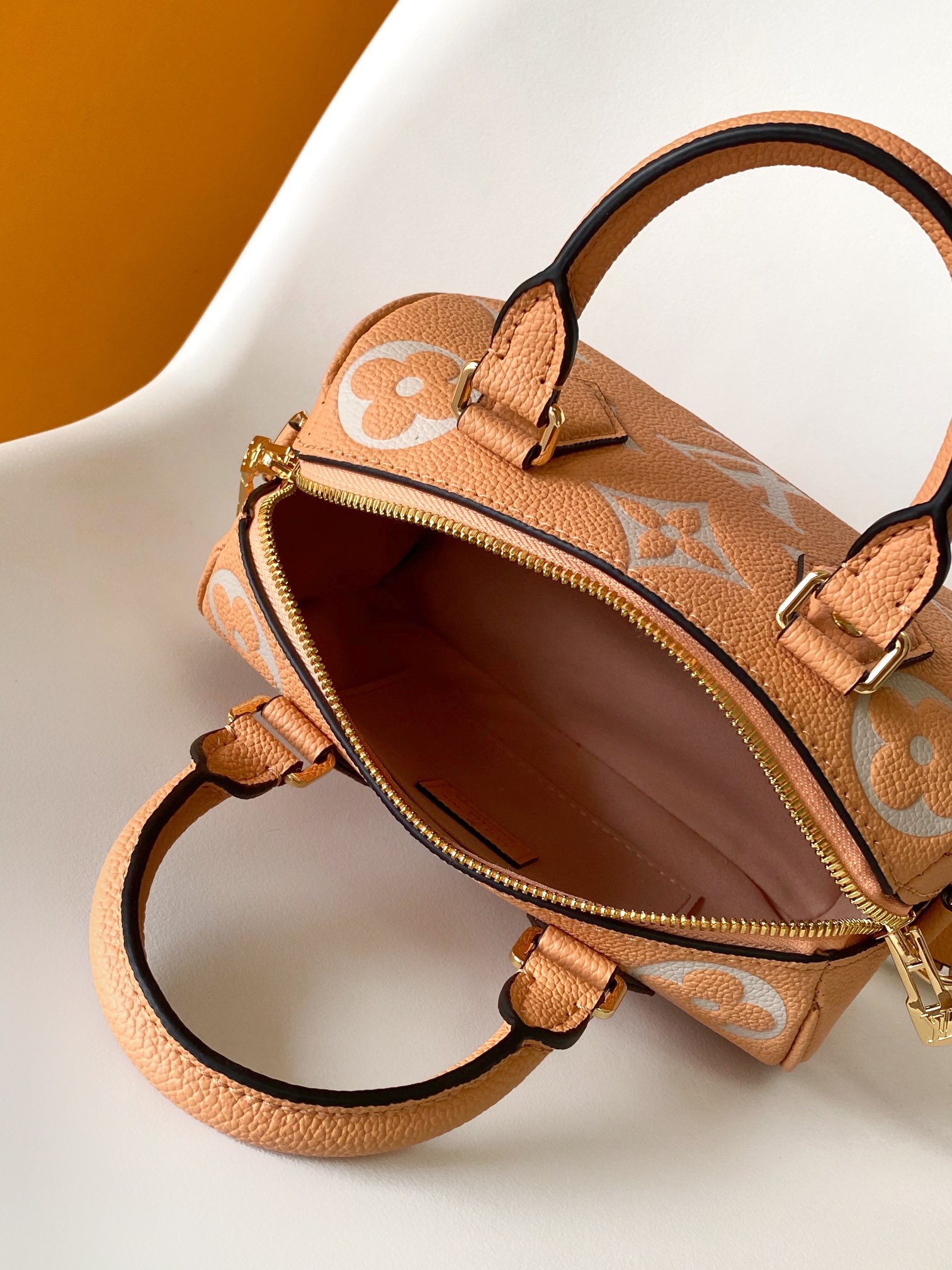 Louis Vuitton Speedy Bandoulière 20 Crossbody Bag in Monogram Empreinte Leather - Image 8