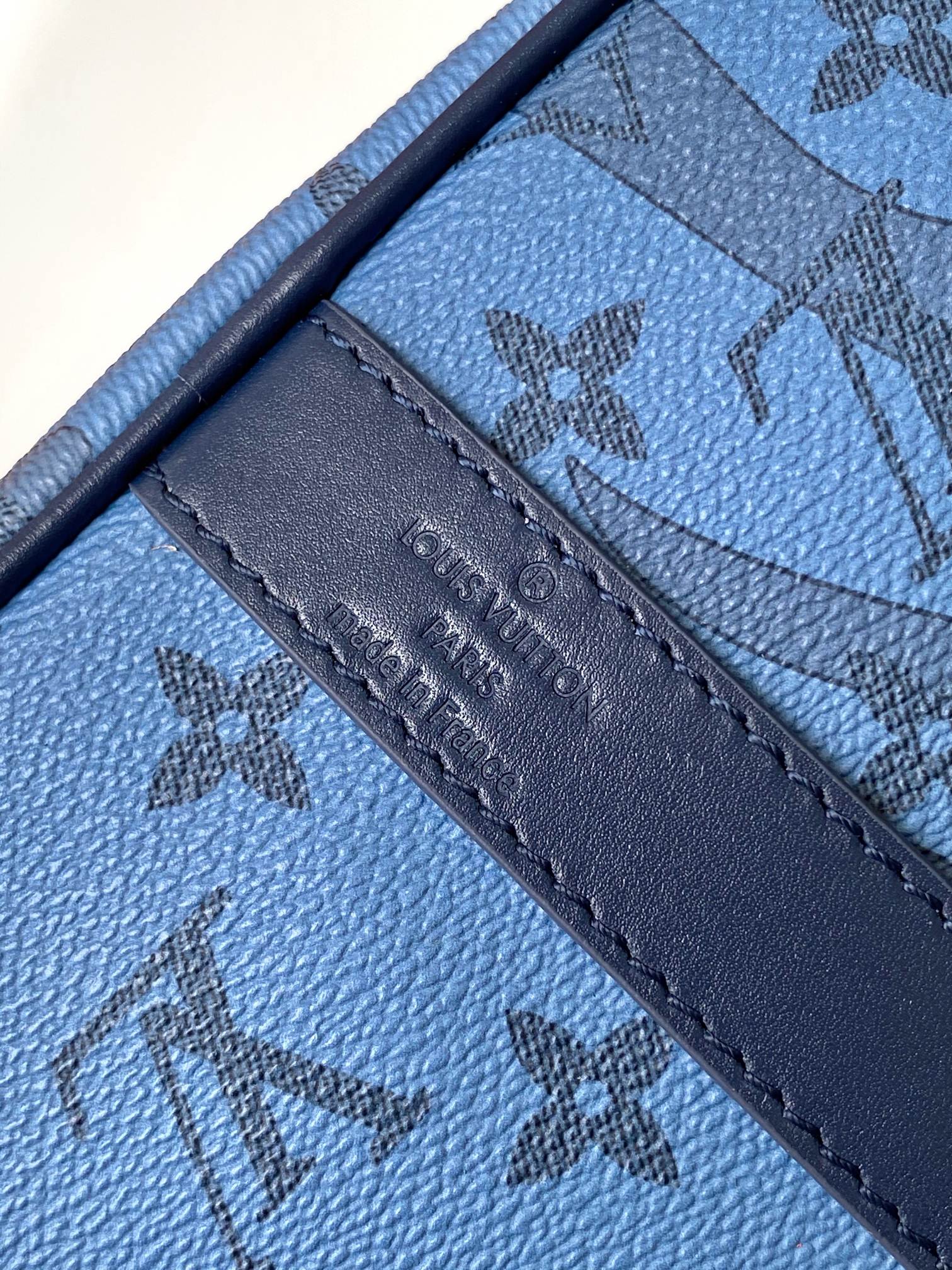Louis Vuitton Keepall Bandoulière 35 Travel Bag in Monogram Eclipse - Image 8