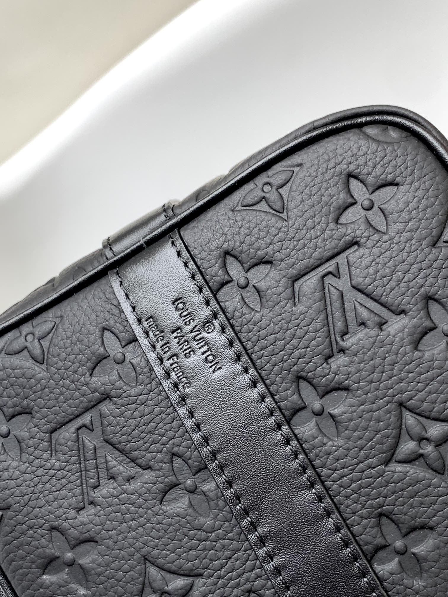 Louis Vuitton Keepall Bandoulière 35 Travel Bag in Monogram Eclipse Canvas - Image 8