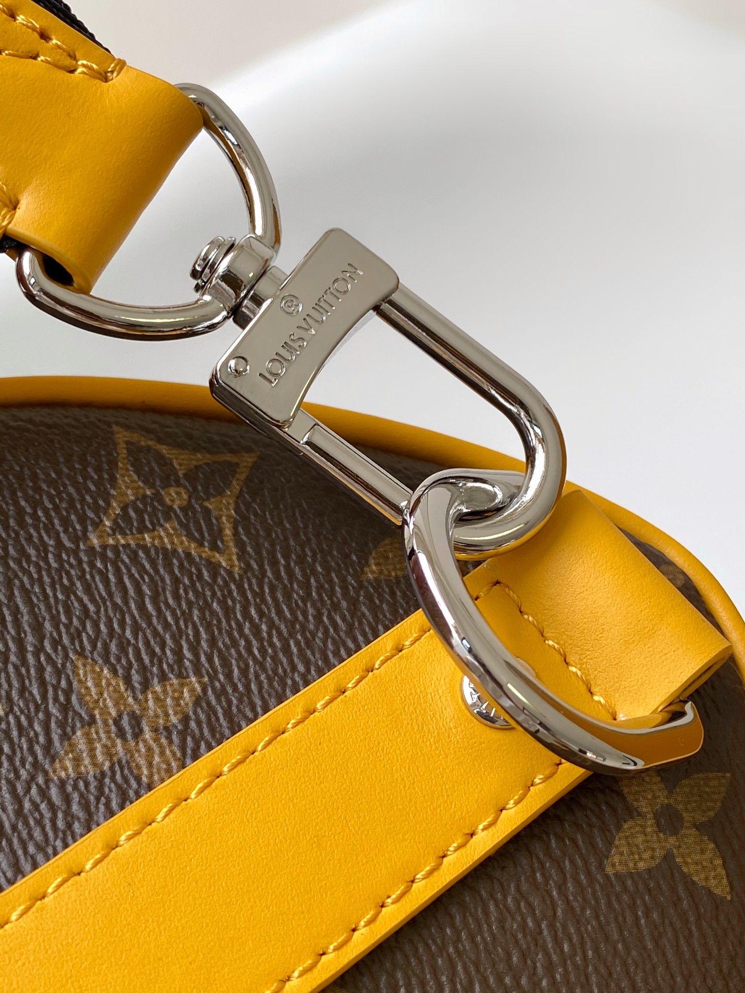 Louis Vuitton Keepall Bandoulière 35 Travel Bag in Monogram Eclipse - Image 8
