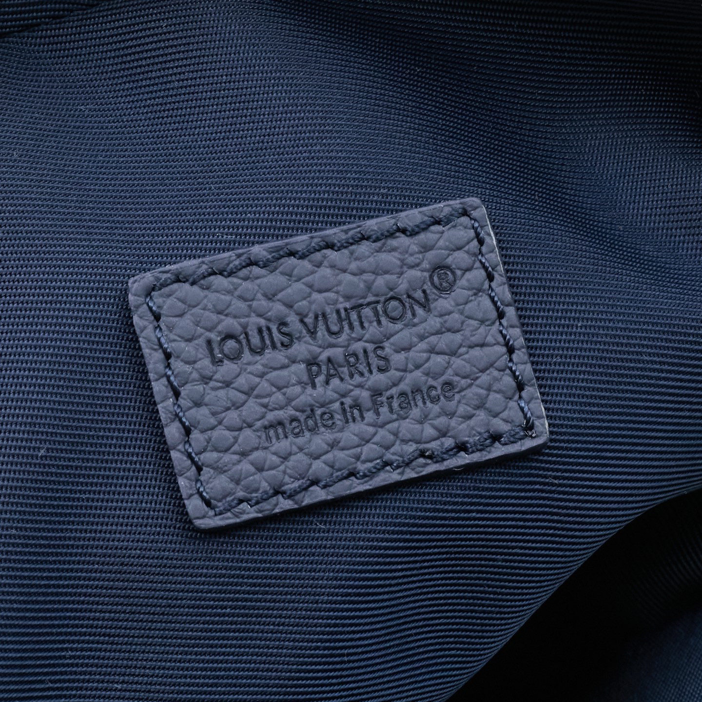 Louis Vuitton Avenue Sling Bag PM - Image 8