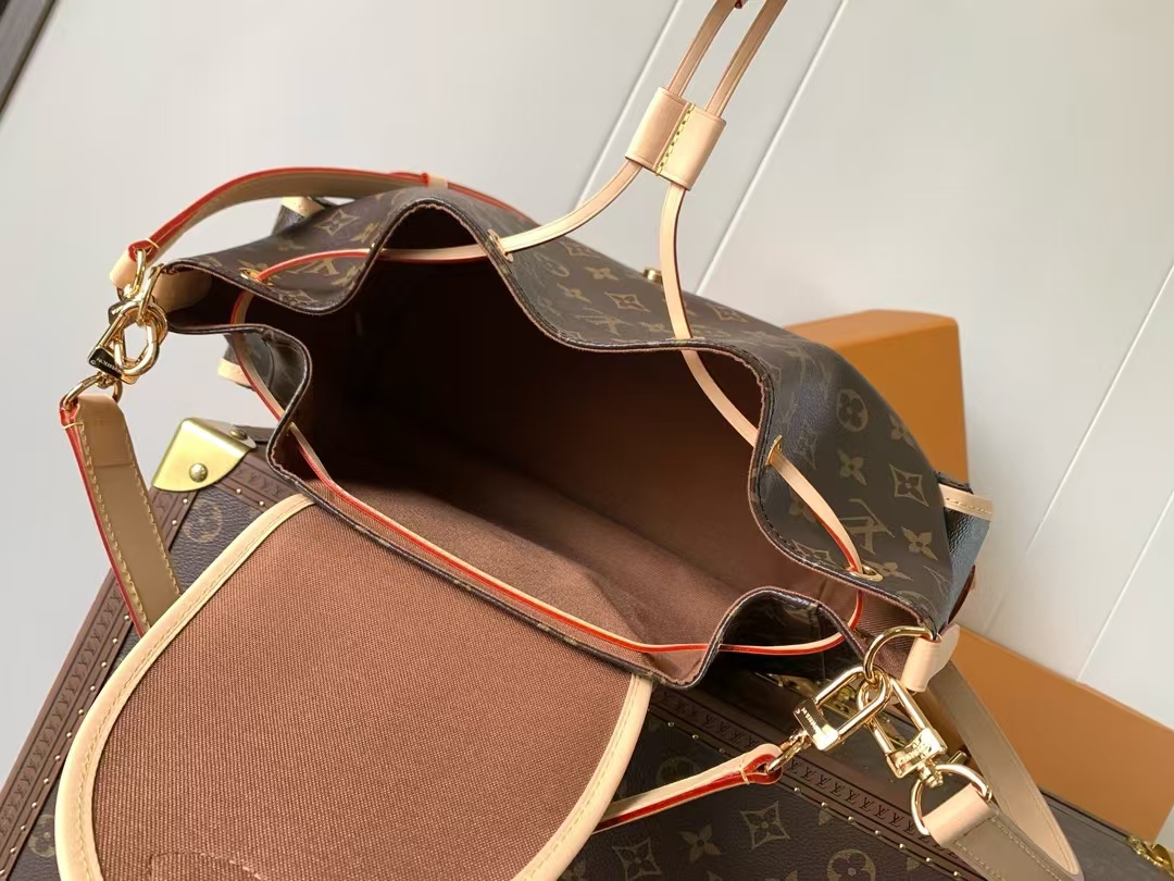 Louis Vuitton Odyssee Medium Crossbody Bag - Image 9