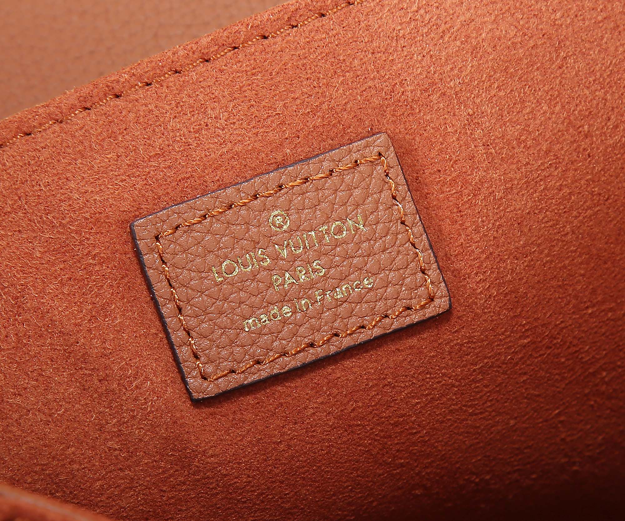 Louis Vuitton Oxford Handbag M22952 - Image 9