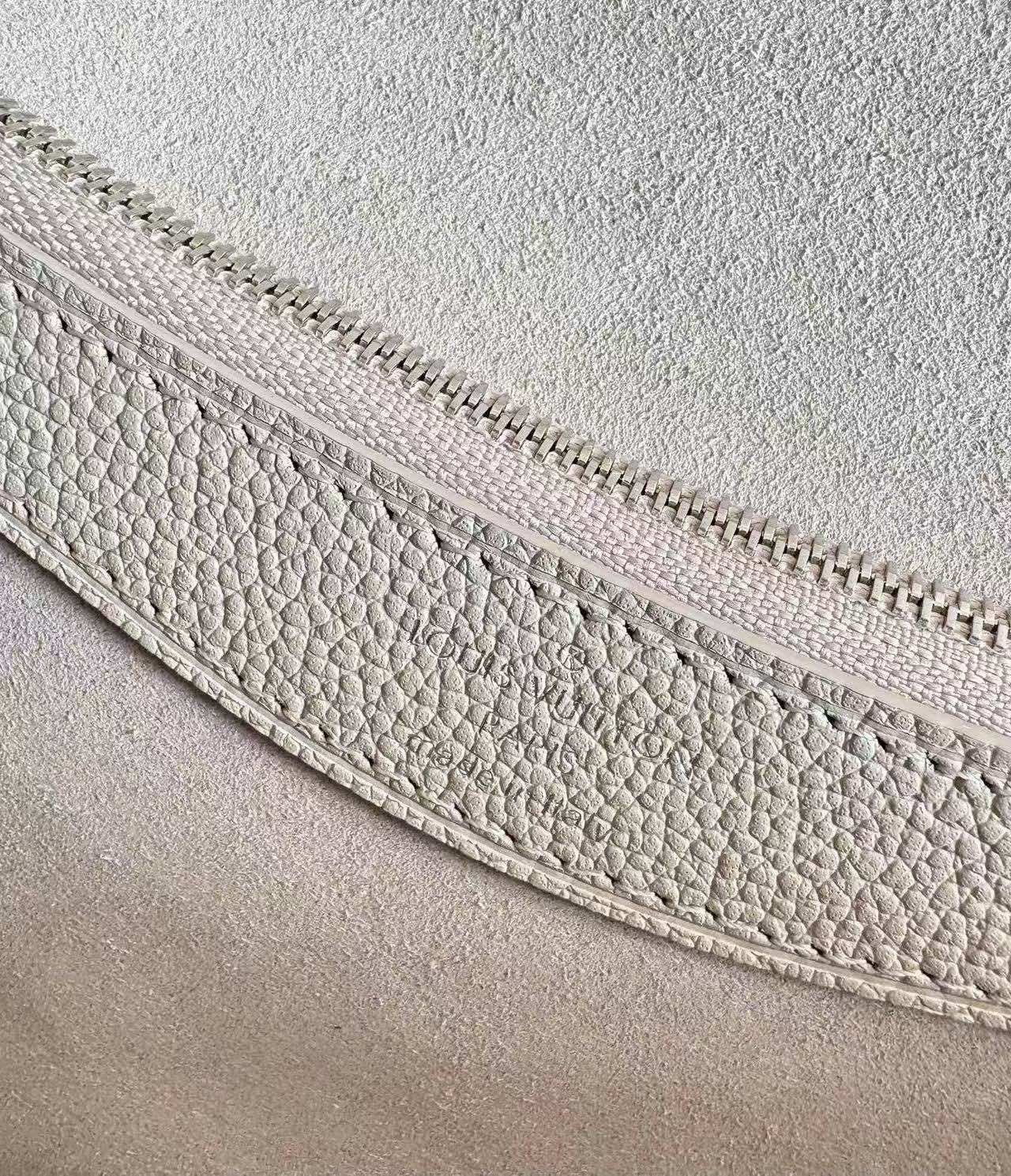 Louis Vuitton Diane Shoulder Bag M14214 - Image 9