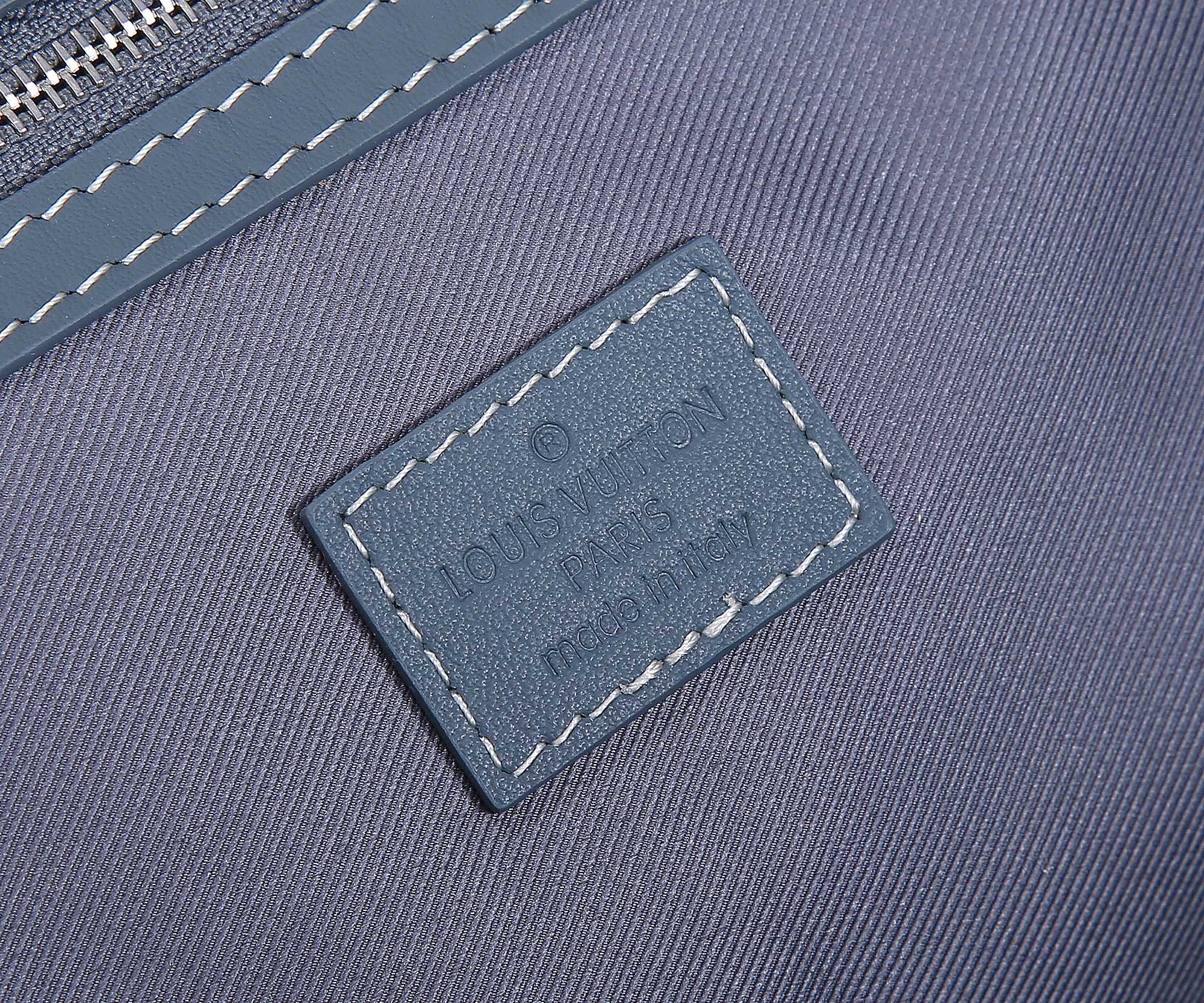Louis Vuitton Keepall Bandoulière 50 Monogram Washed Denim Travel Bag - Image 9