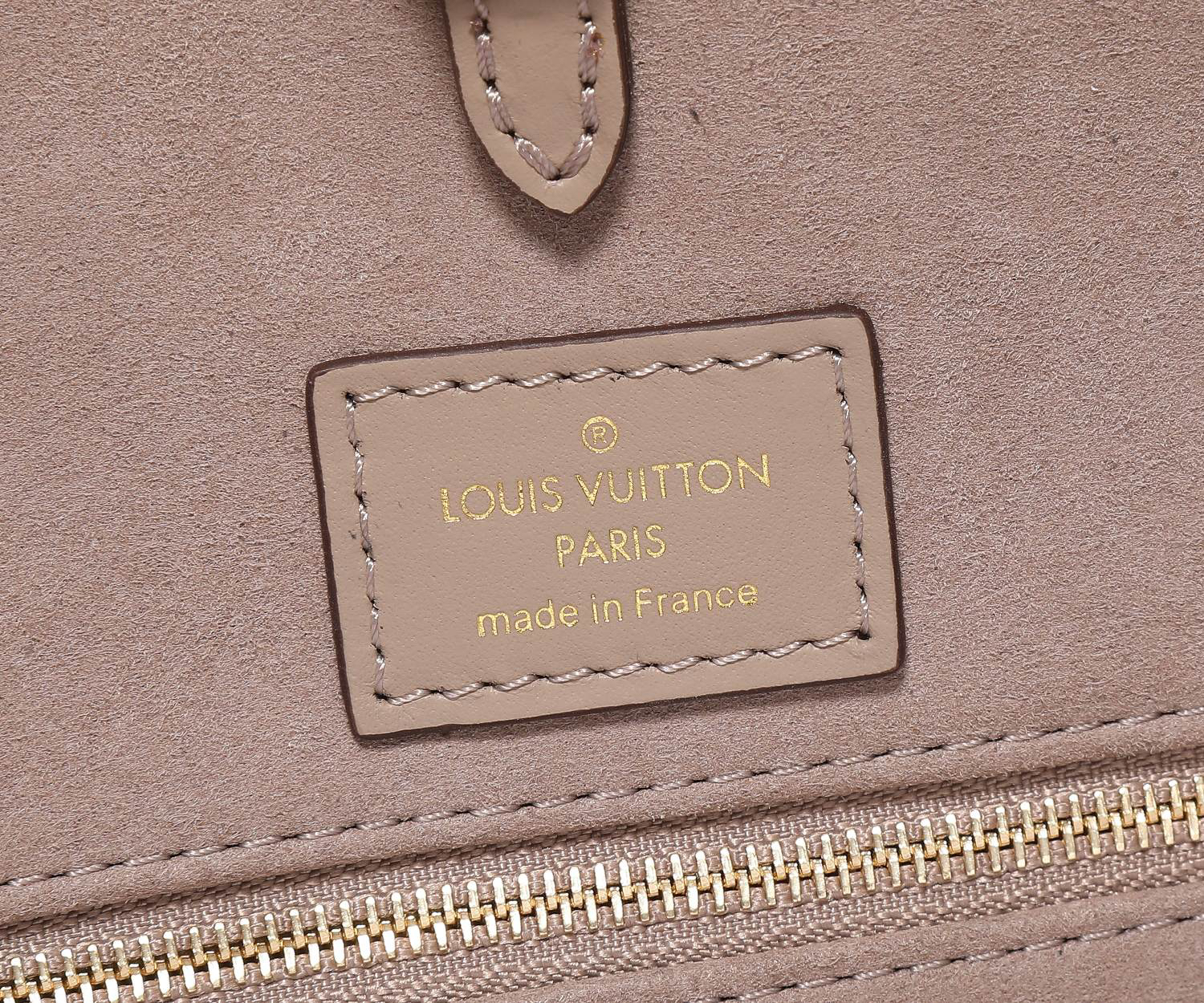 Louis Vuitton OnTheGo MM Tote Bag in Monogram Embossed Leather - Image 9