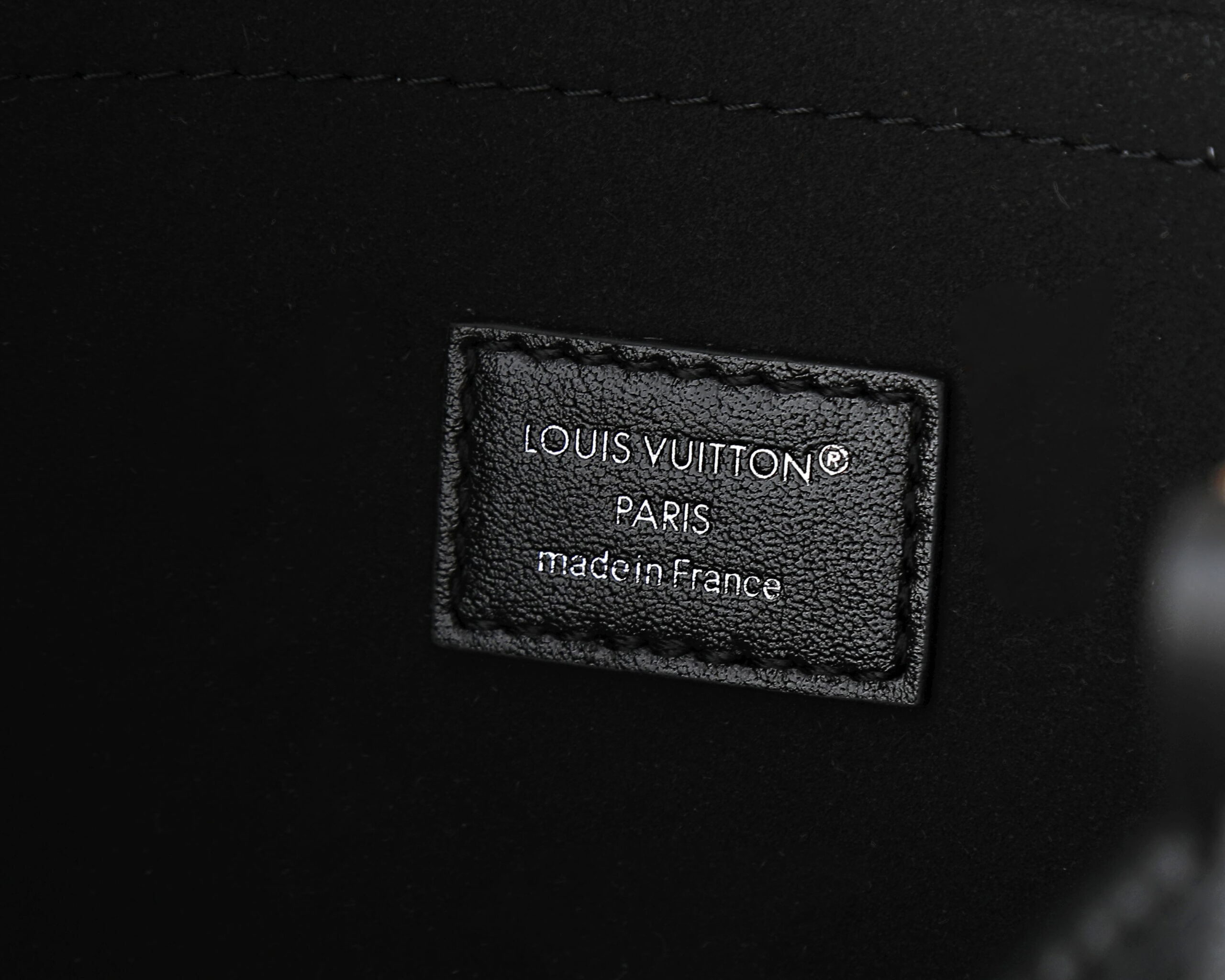 Louis Vuitton LV Vibe Carryall East West Handbag - Image 9