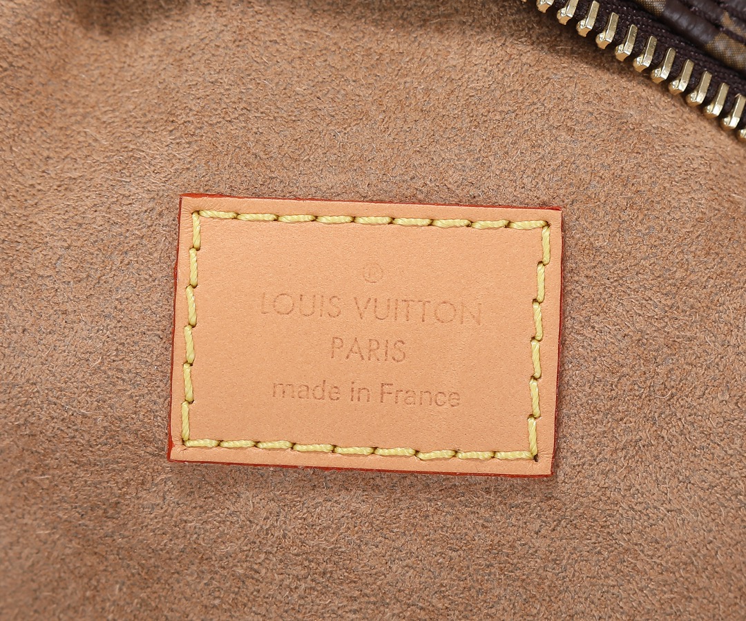 Louis Vuitton Loop Half-Moon Shoulder Bag M81098 - Image 9