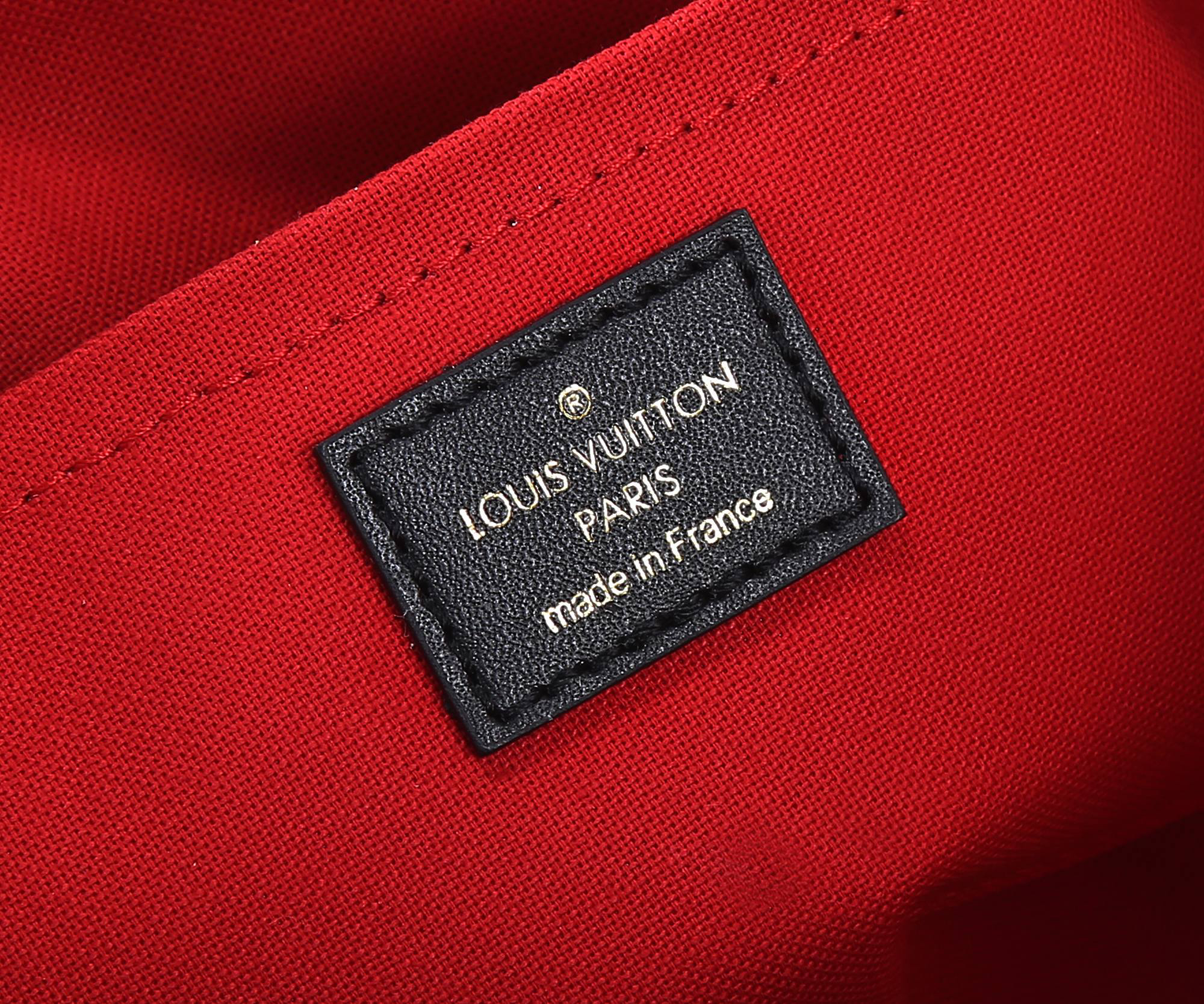Louis Vuitton OnTheGo East West Tote Bag M46653 - Image 9