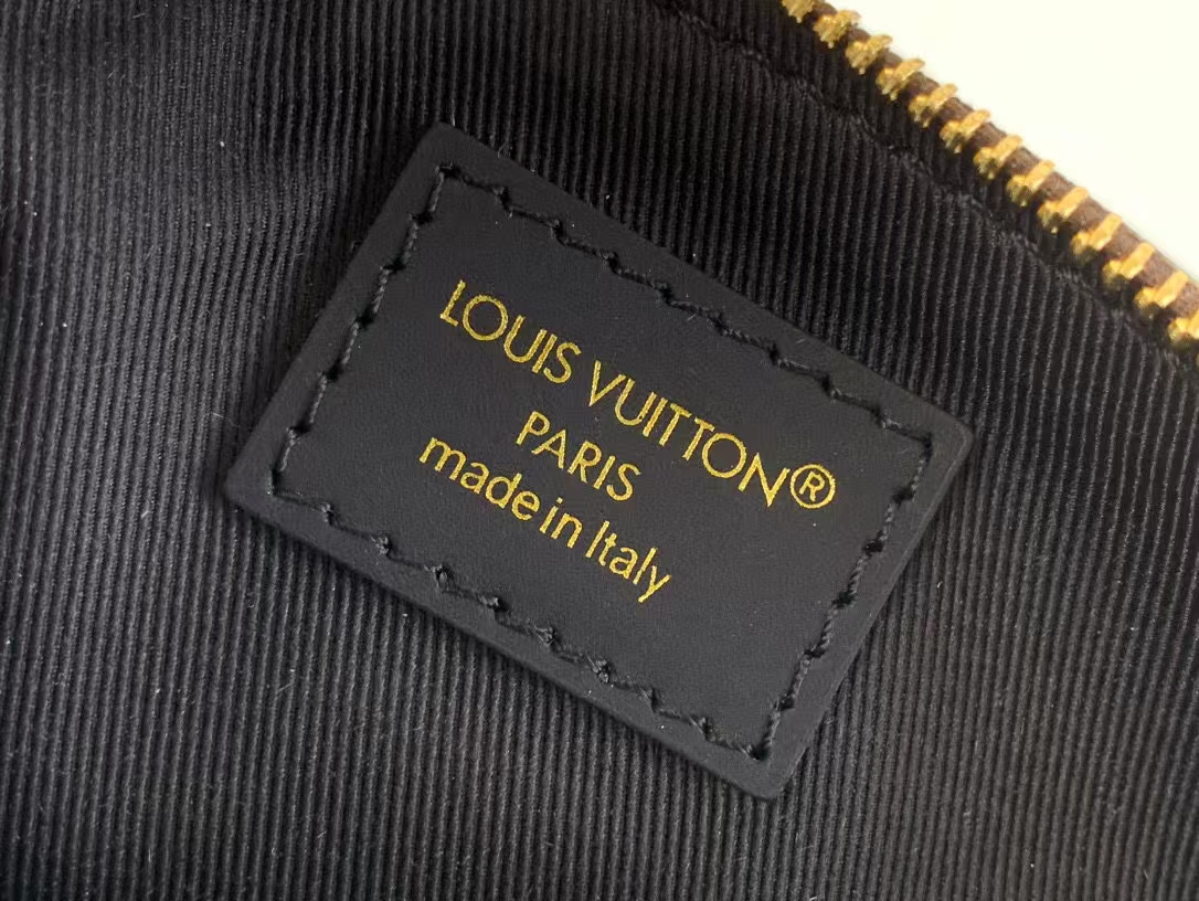 Louis Vuitton Monogram Belt Bag M14806 - Image 9