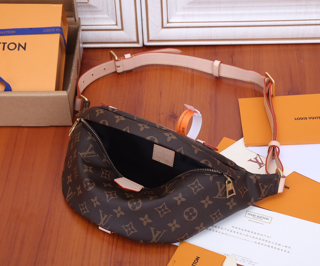 Louis Vuitton Monogram Belt Bag M43644 - Image 9