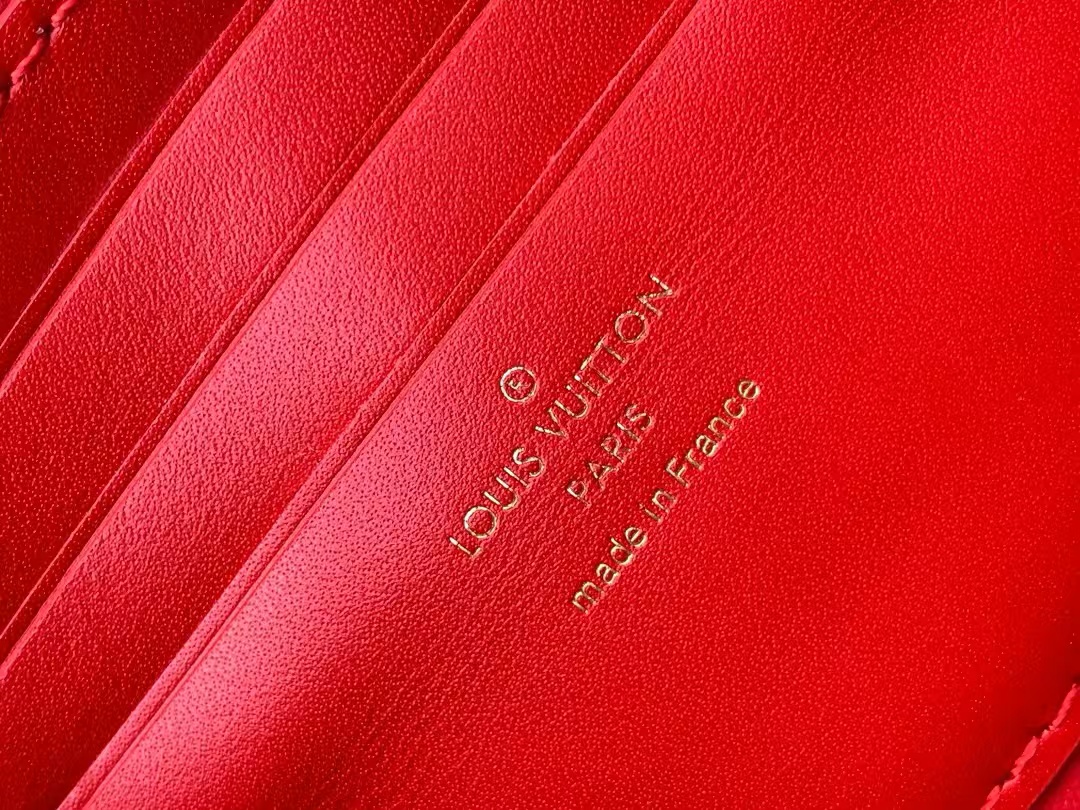 Louis Vuitton Wallet On Chain Capucines - Image 9