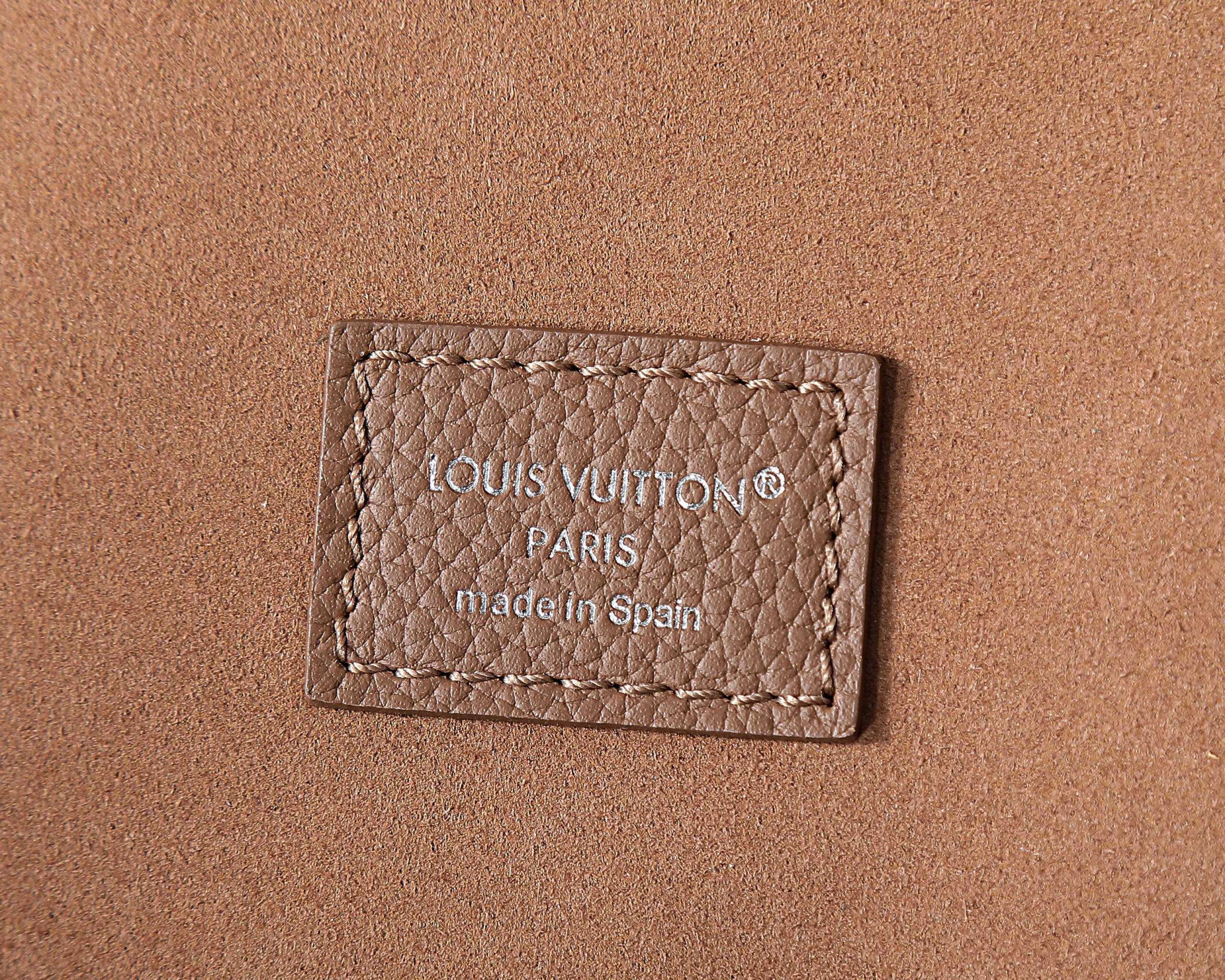 Louis Vuitton Steamer 30 Handbag in LV Touch Leather - Image 9